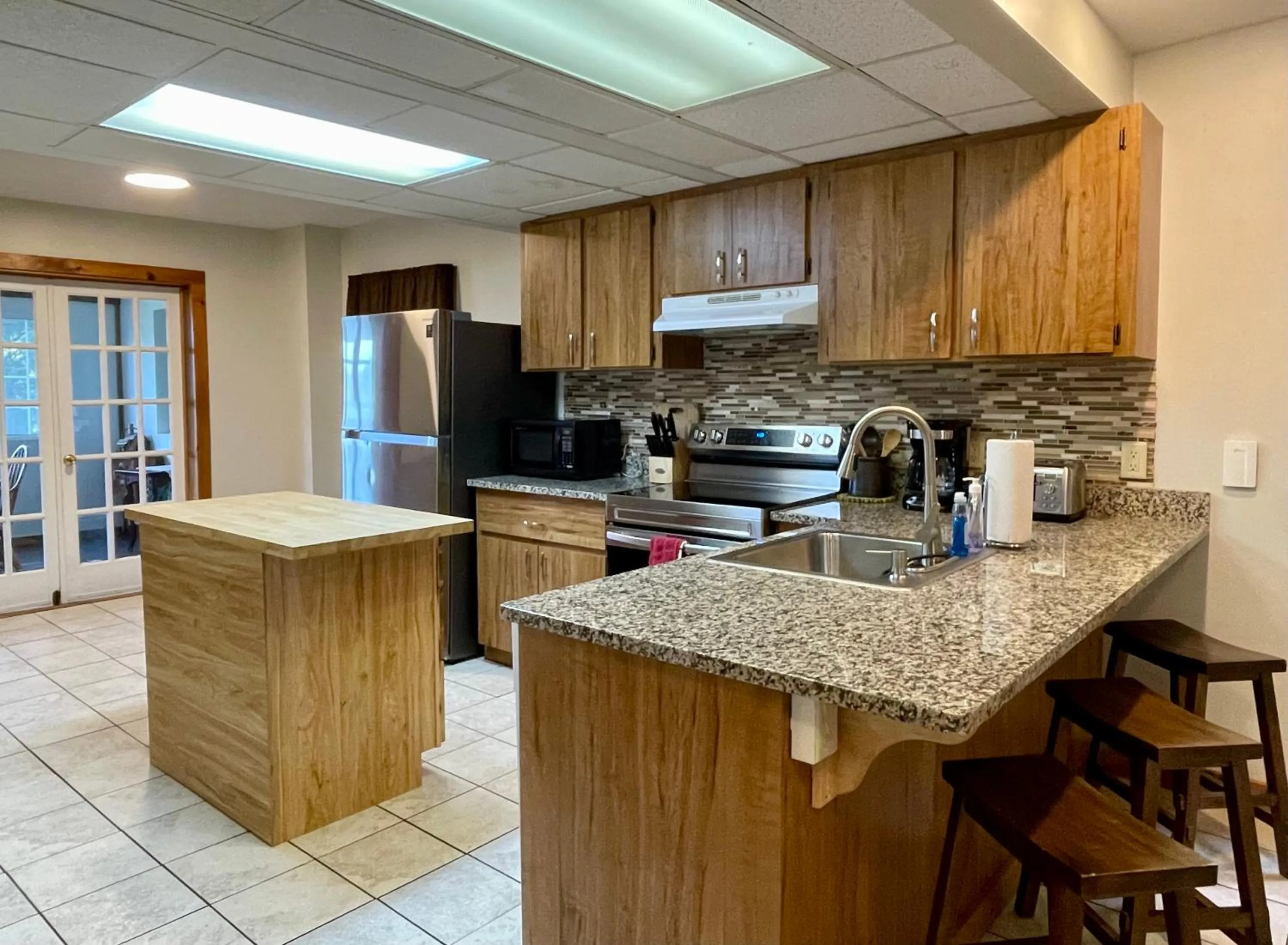 Hill View Motel and Cottages