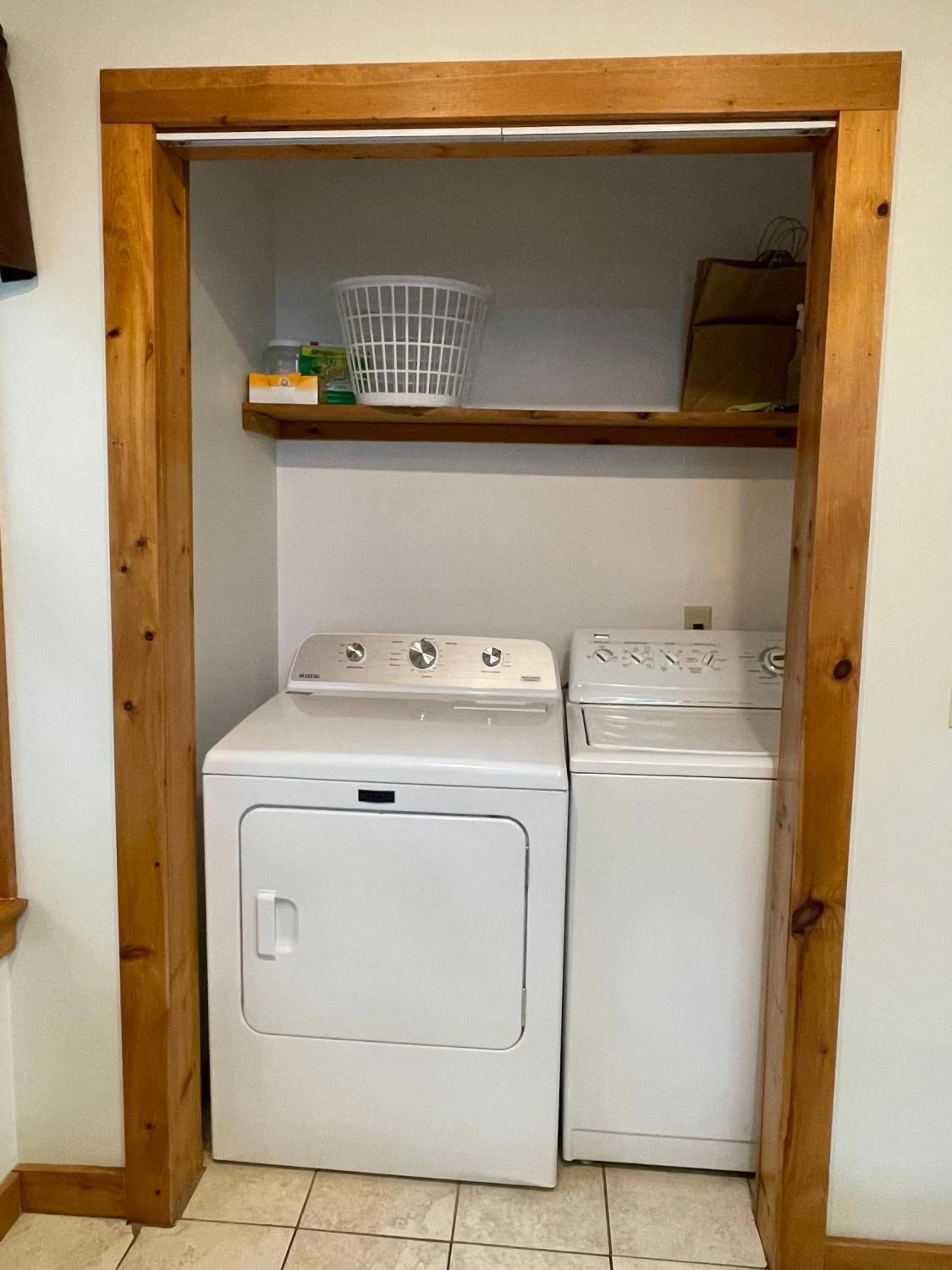 Hill View Motel and Cottages