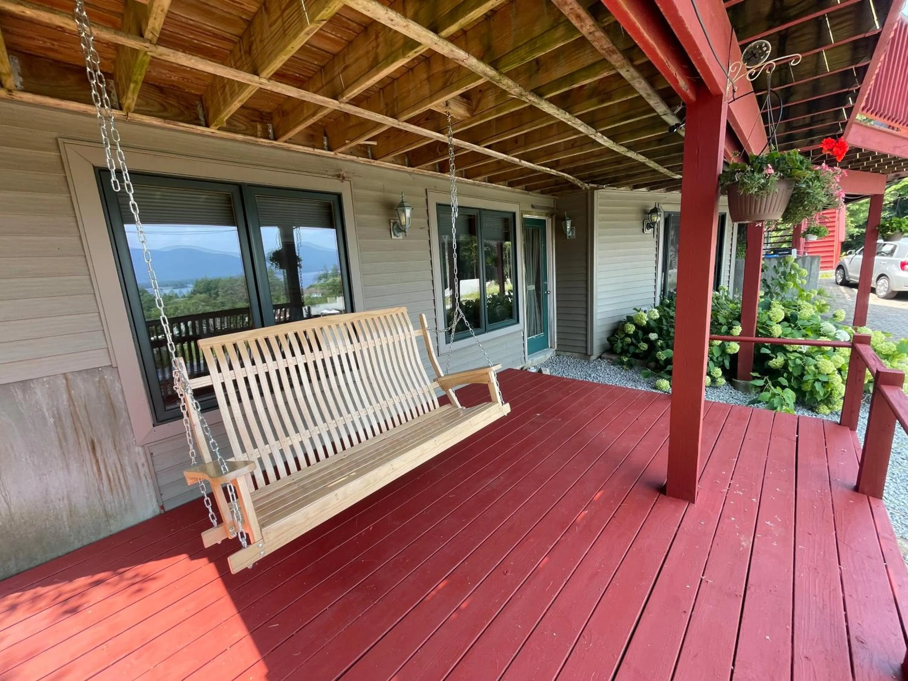 Hill View Motel and Cottages