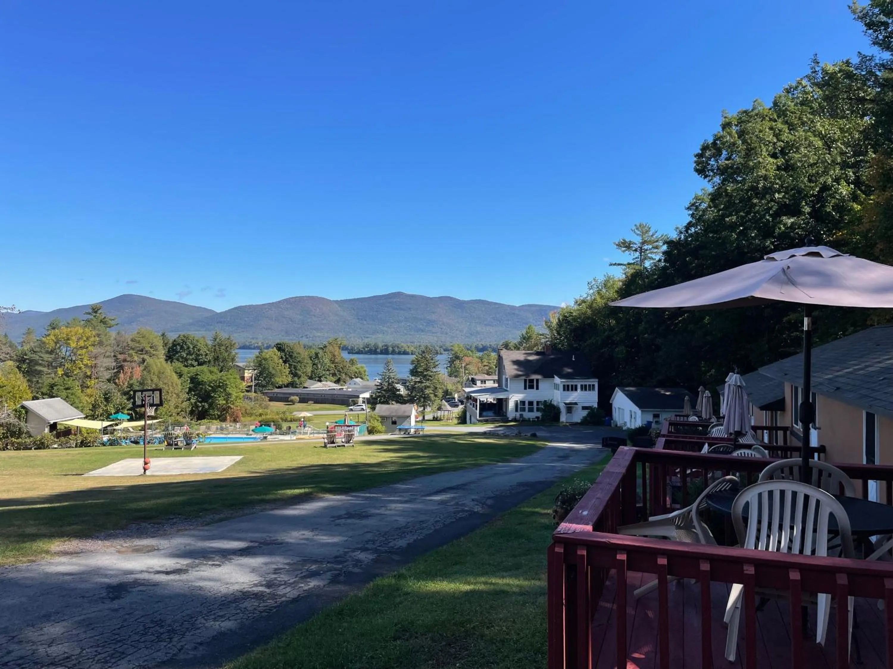 Hill View Motel and Cottages