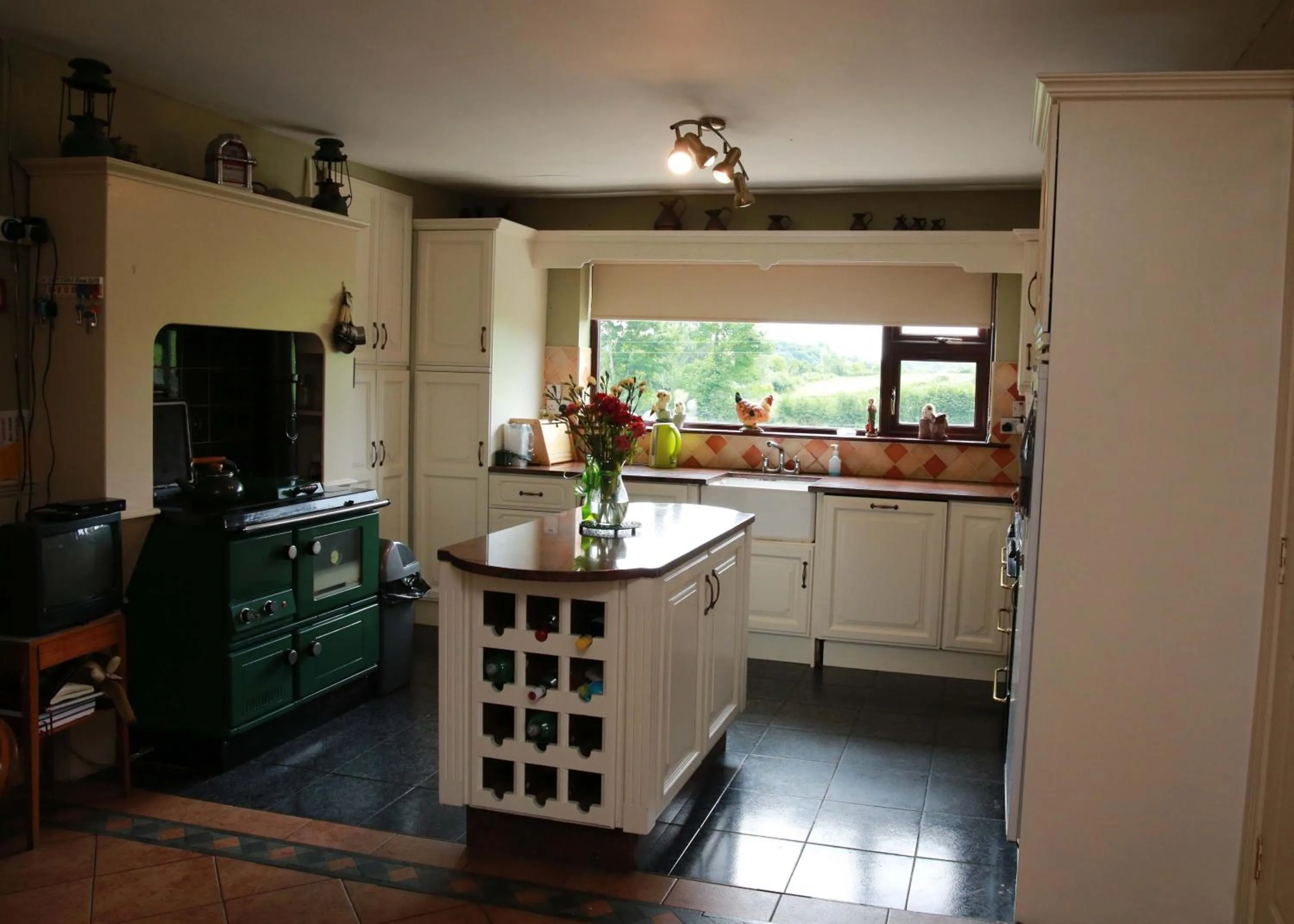 Kitchen or kitchenette in Grangeview House B&B