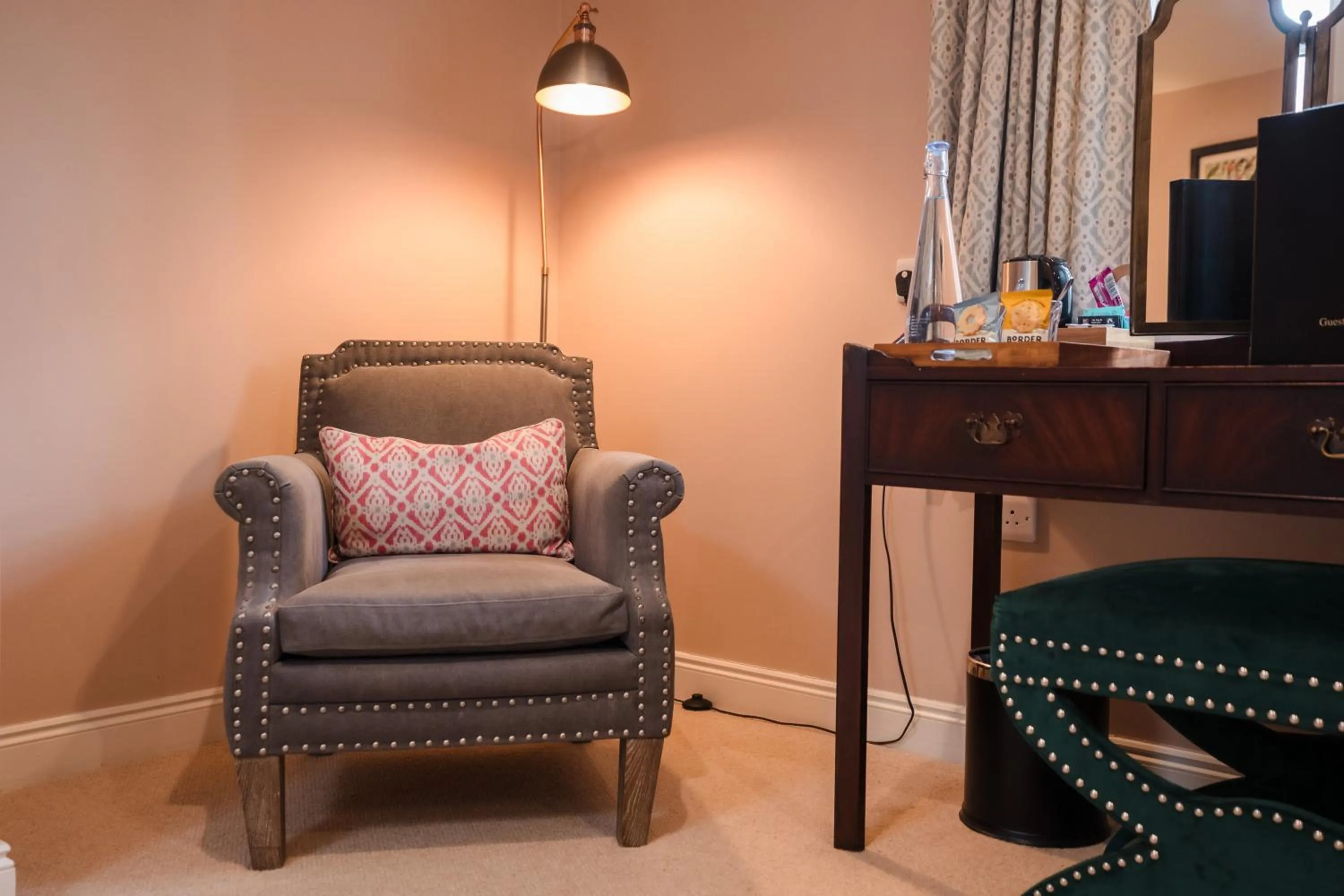 Bedroom in The Loddon Swan