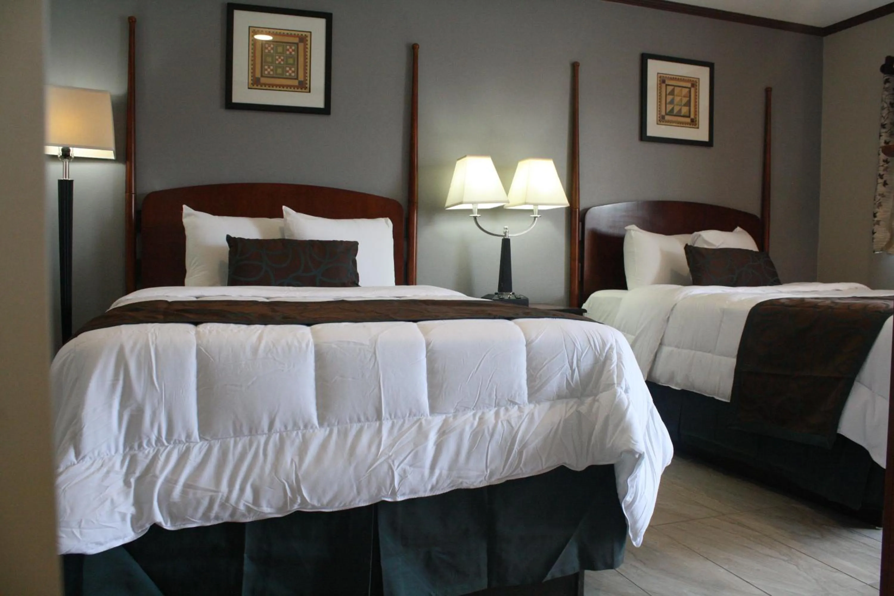 Bedroom, Bed in Beachside Resort