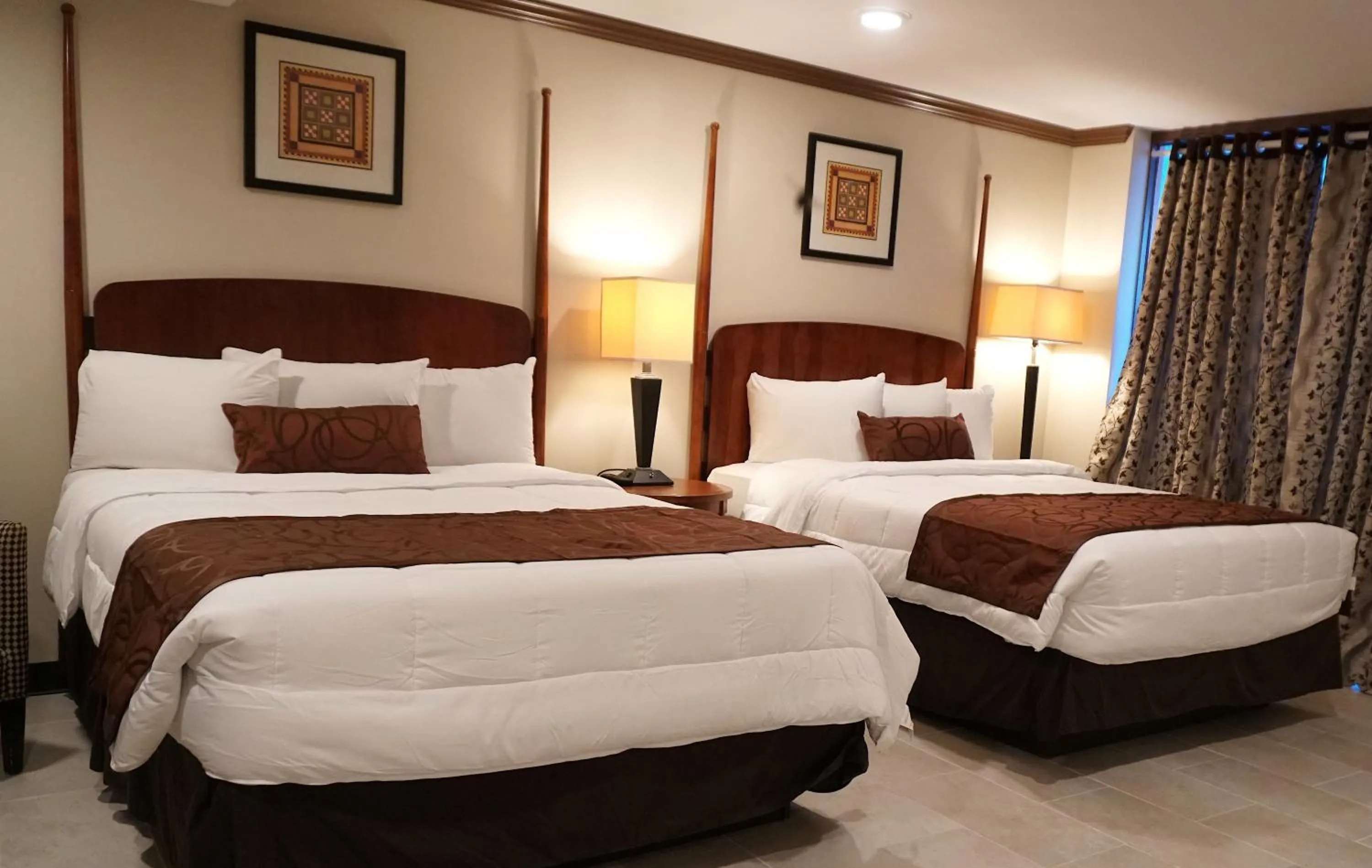 Bedroom, Bed in Beachside Resort