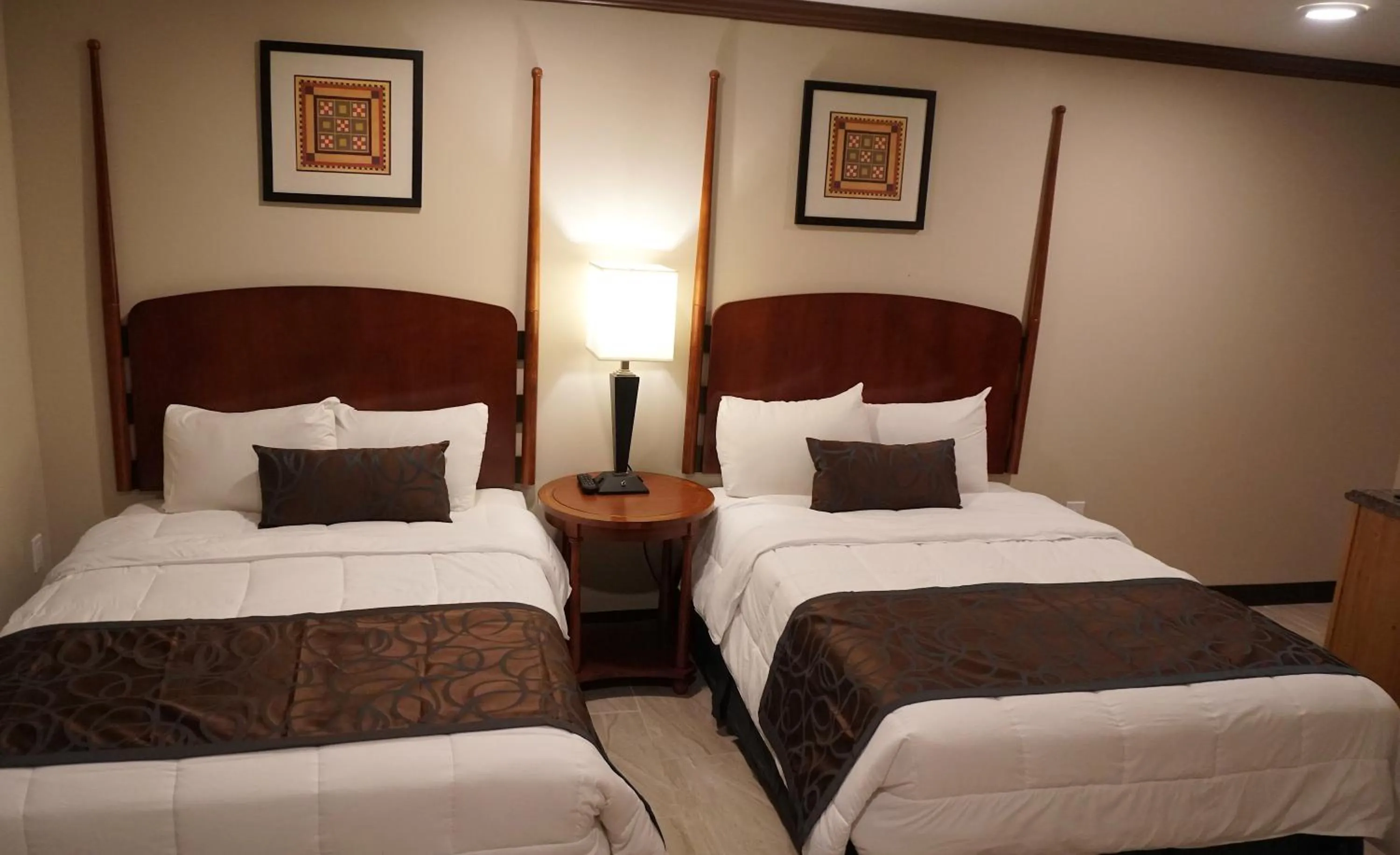 Bedroom, Bed in Beachside Resort