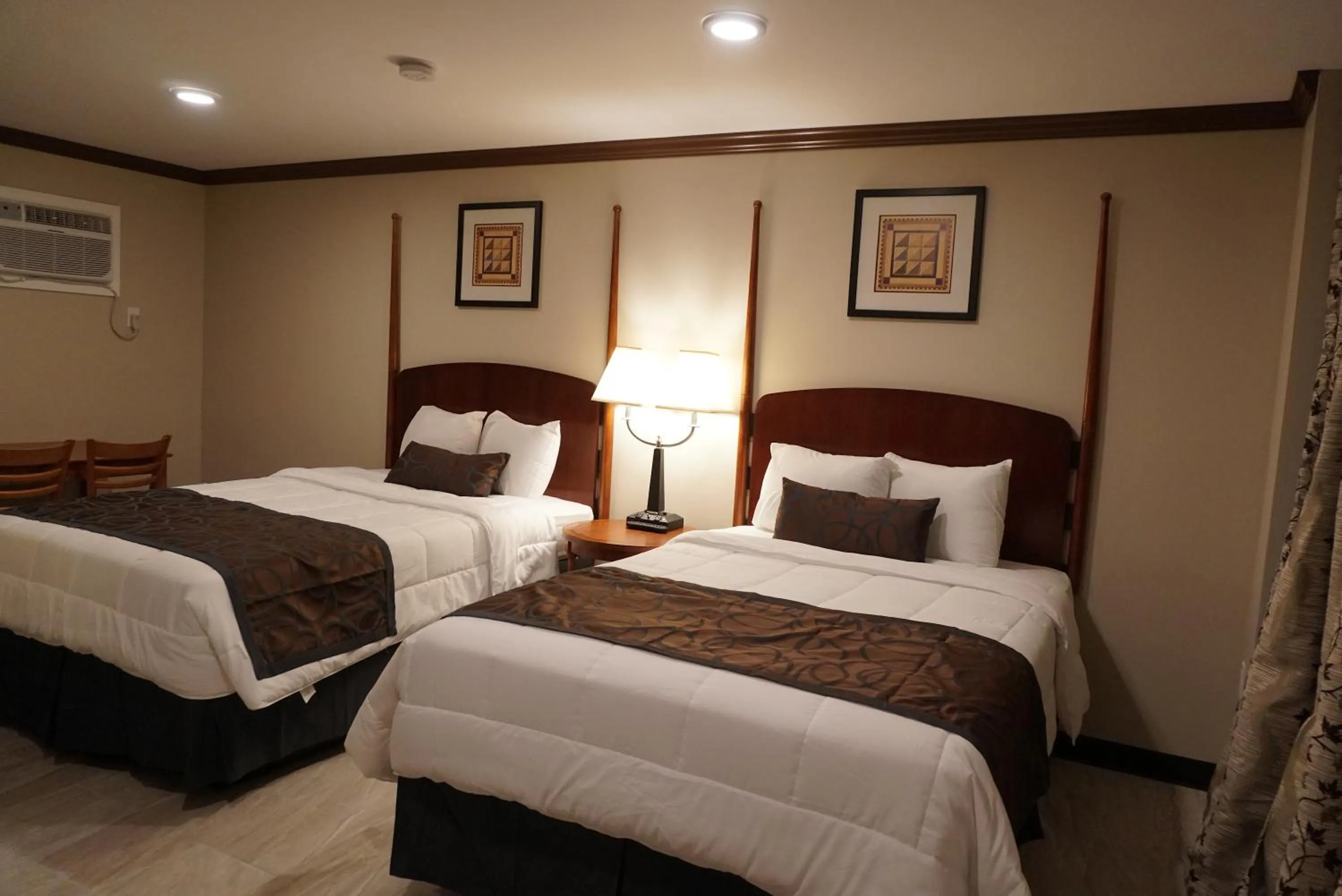 Bedroom, Bed in Beachside Resort