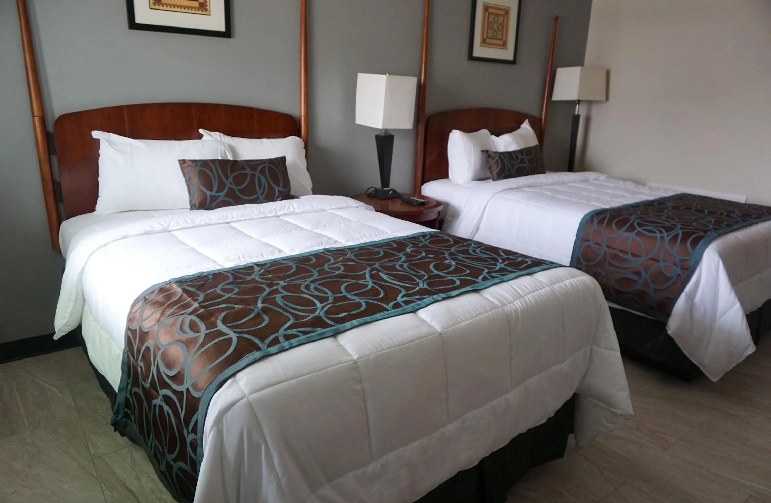 Bedroom, Bed in Beachside Resort