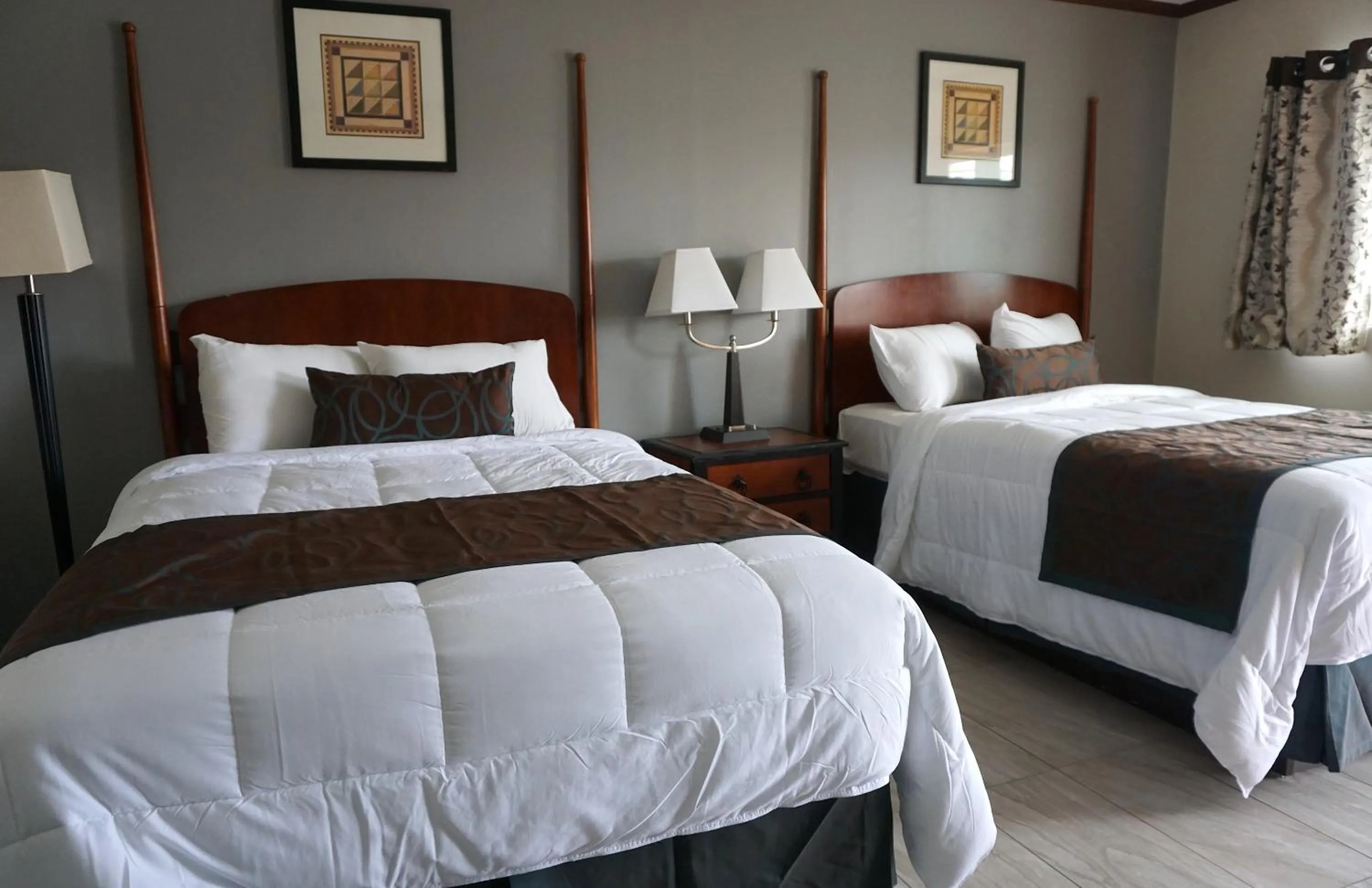 Bedroom, Bed in Beachside Resort