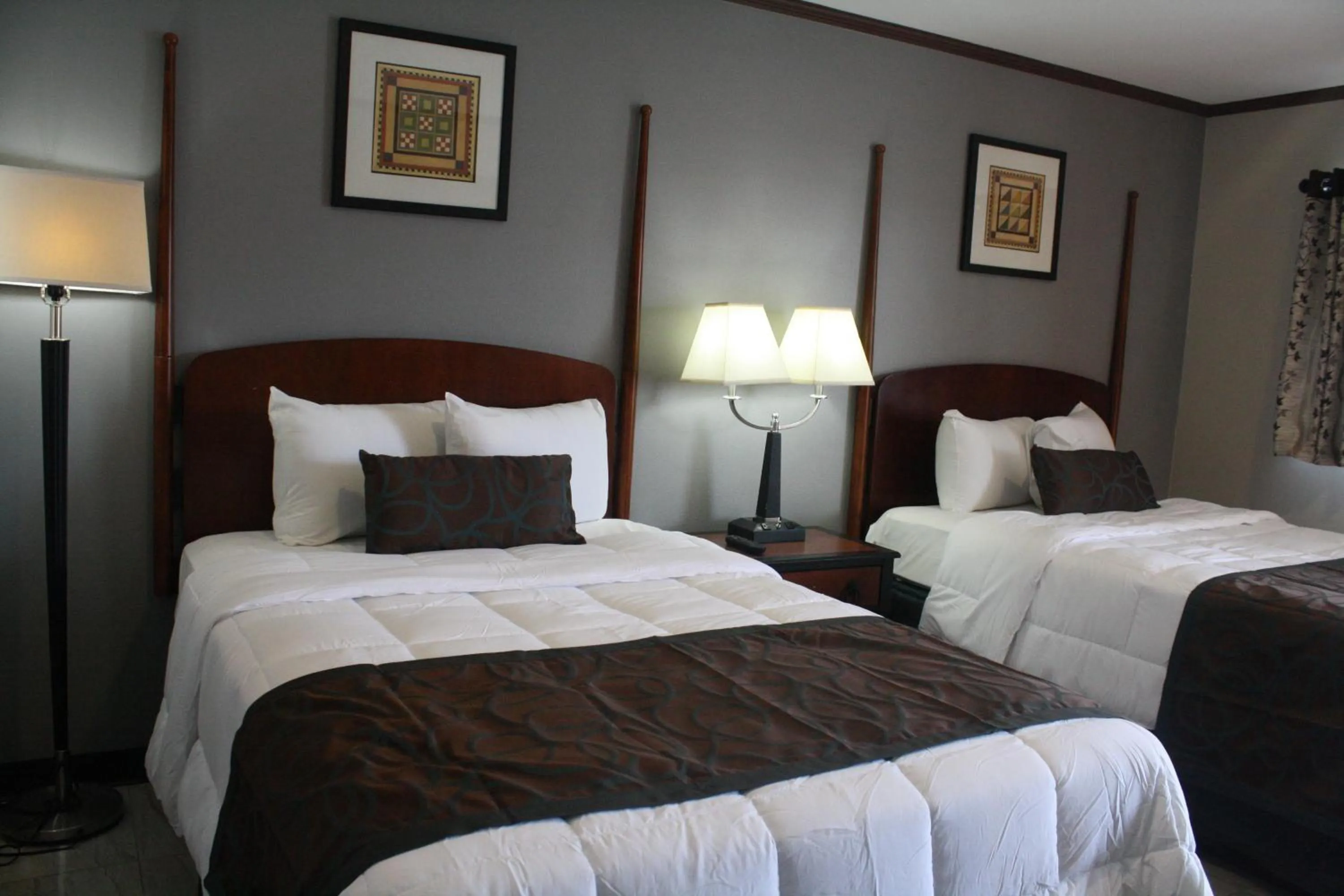 Bedroom, Bed in Beachside Resort