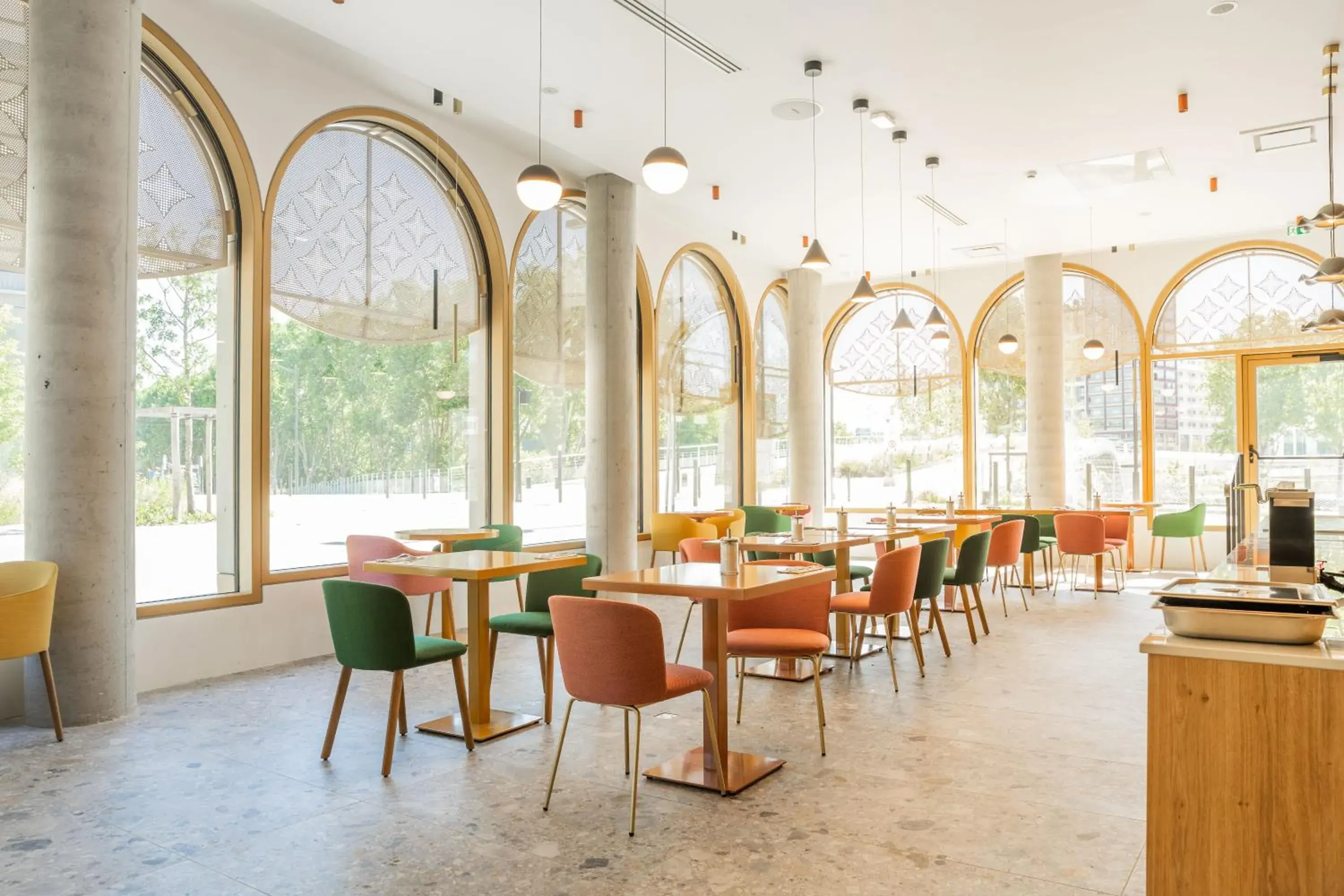 Lounge or bar in All Suites Hôtel - Paris Pleyel - L'Île Saint Denis Lounge or bar in All Suites Hôtel - Paris Pleyel - L'Île Saint Denis