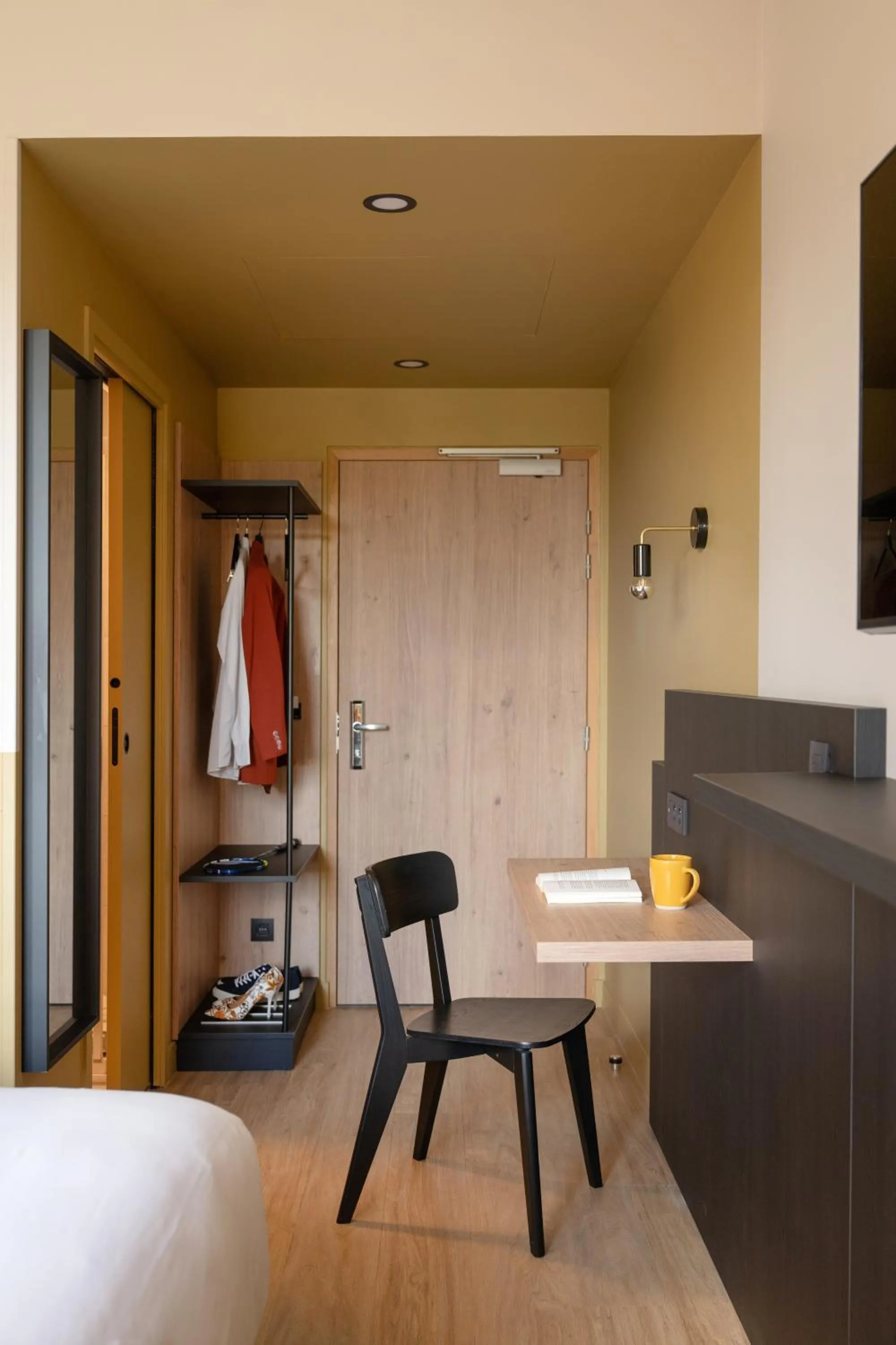 Photo of the whole room, Bed in All Suites Hôtel - Paris Pleyel - L'Île Saint Denis