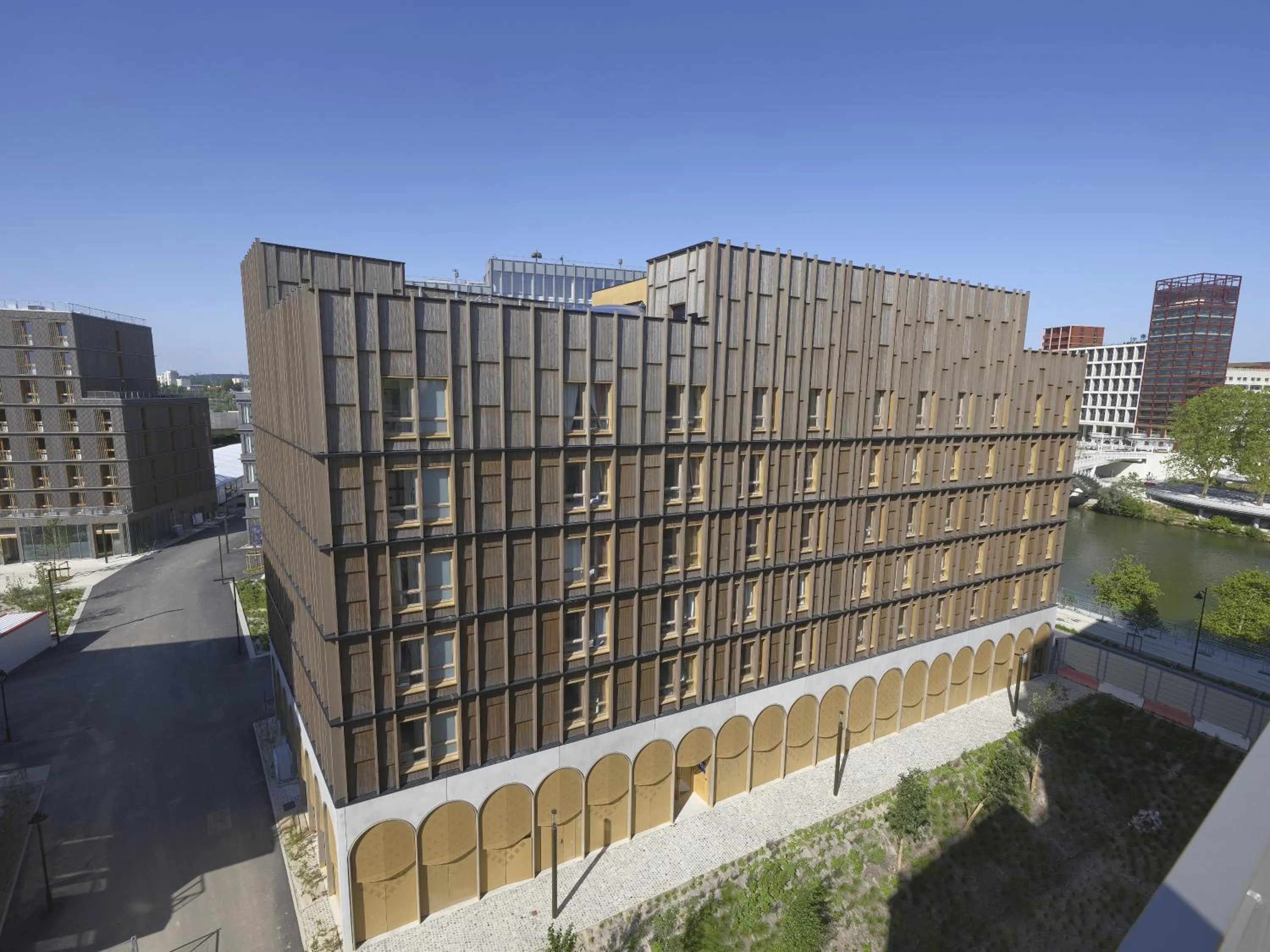 Property building in All Suites Hôtel - Paris Pleyel - L'Île Saint Denis