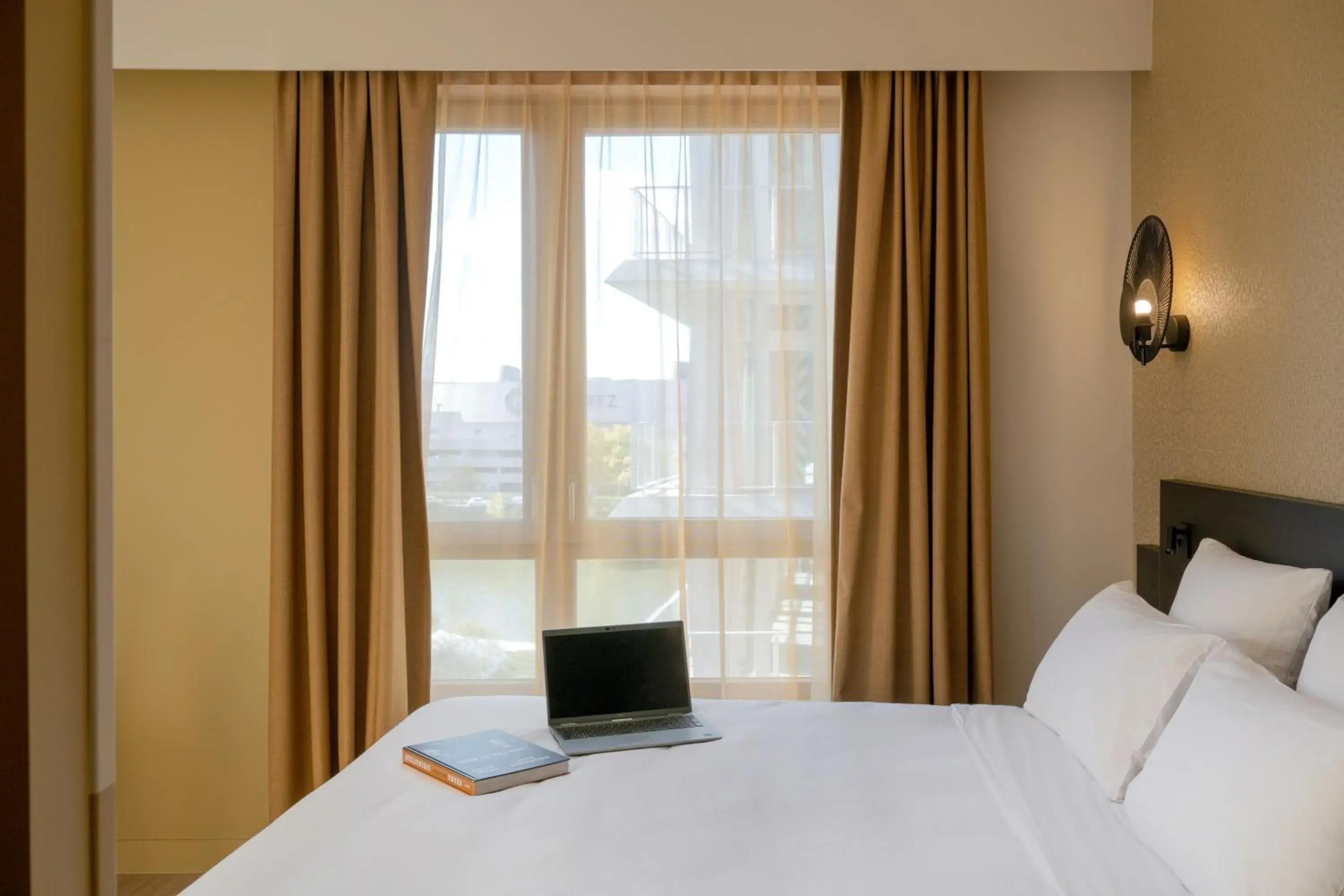 Bed in All Suites Hôtel - Paris Pleyel - L'Île Saint Denis Bed in All Suites Hôtel - Paris Pleyel - L'Île Saint Denis