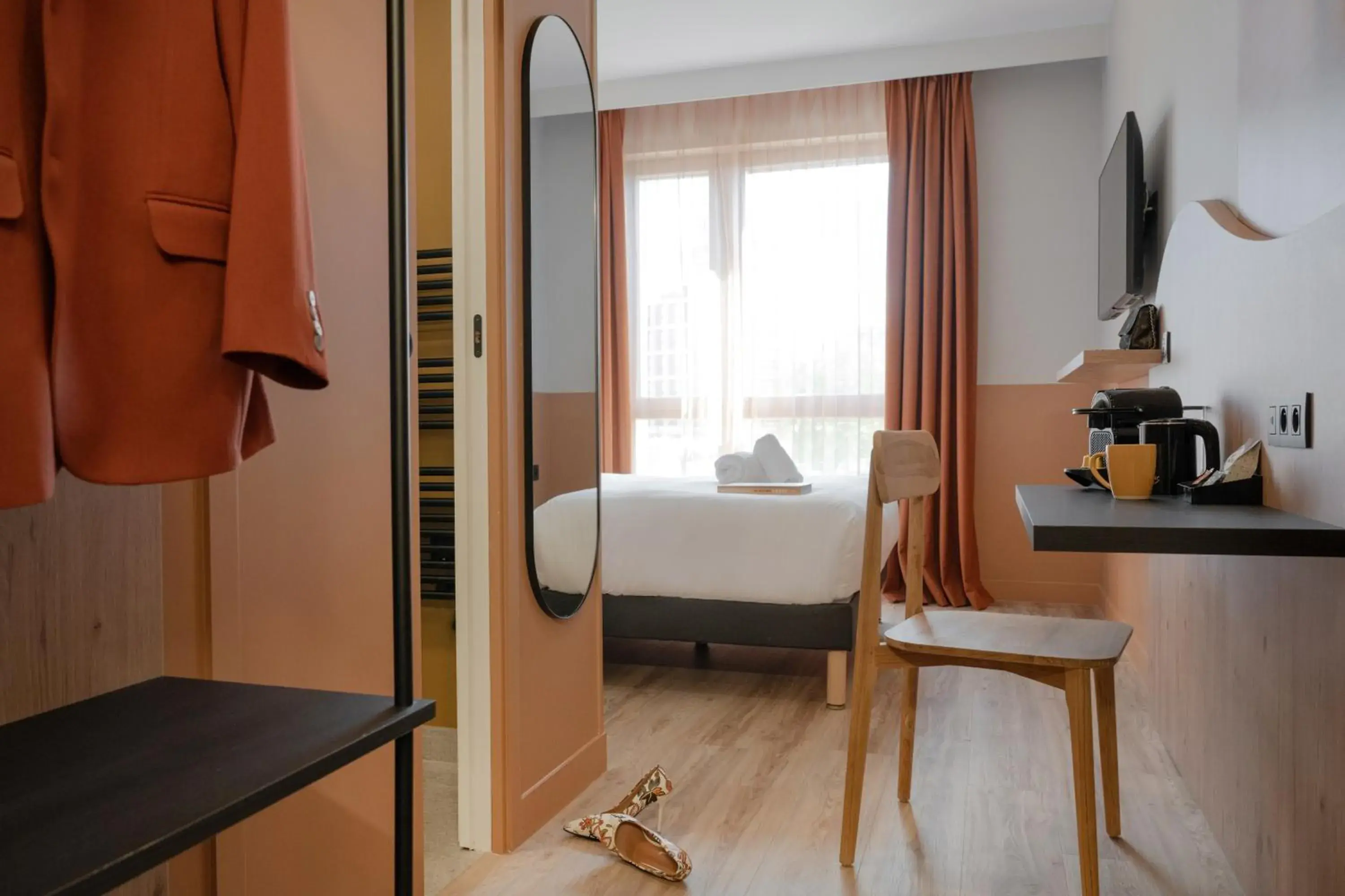 Photo of the whole room, Bed in All Suites Hôtel - Paris Pleyel - L'Île Saint Denis Photo of the whole room, Bed in All Suites Hôtel - Paris Pleyel - L'Île Saint Denis