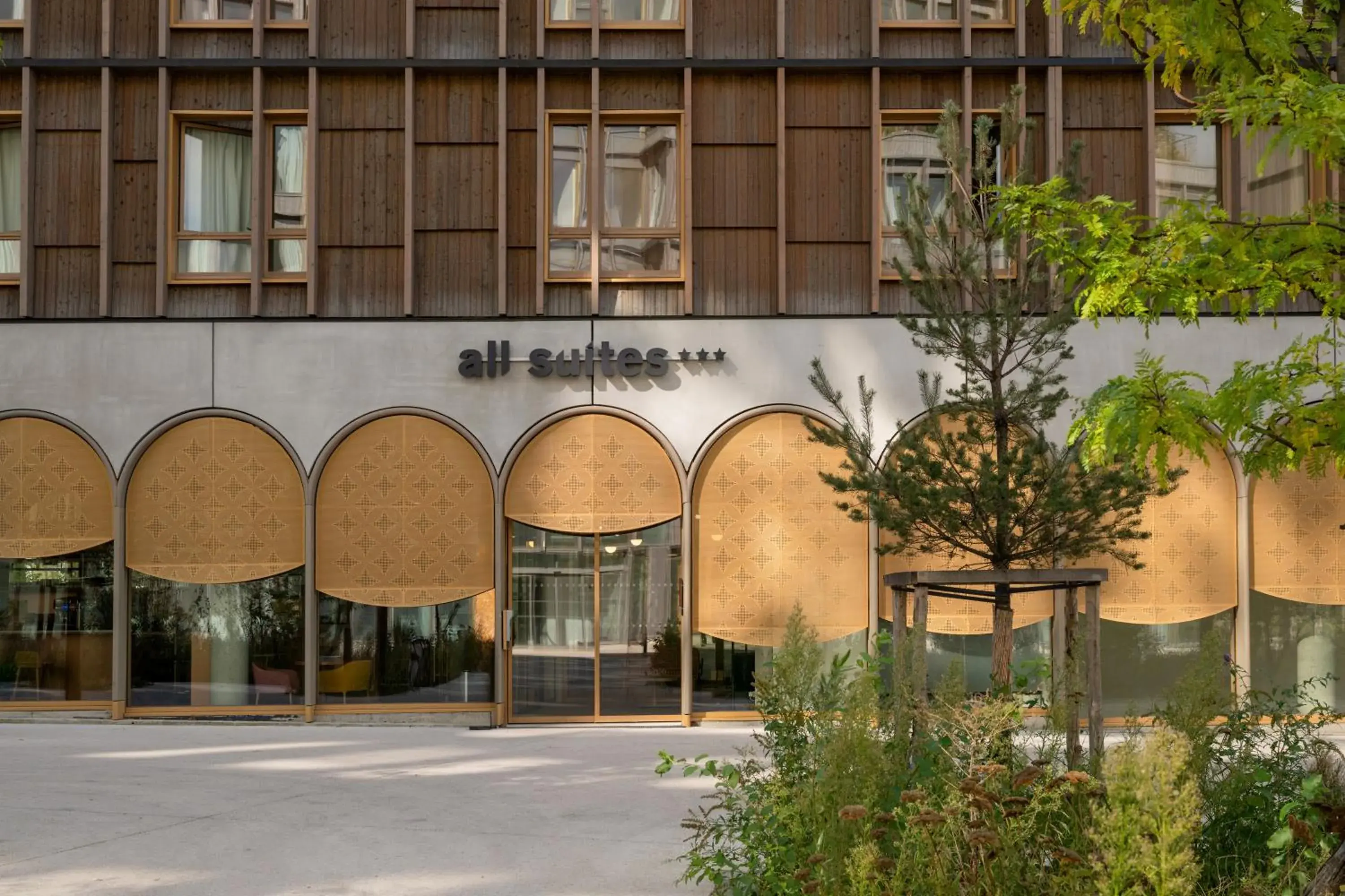 Property building in All Suites Hôtel - Paris Pleyel - L'Île Saint Denis Property building in All Suites Hôtel - Paris Pleyel - L'Île Saint Denis