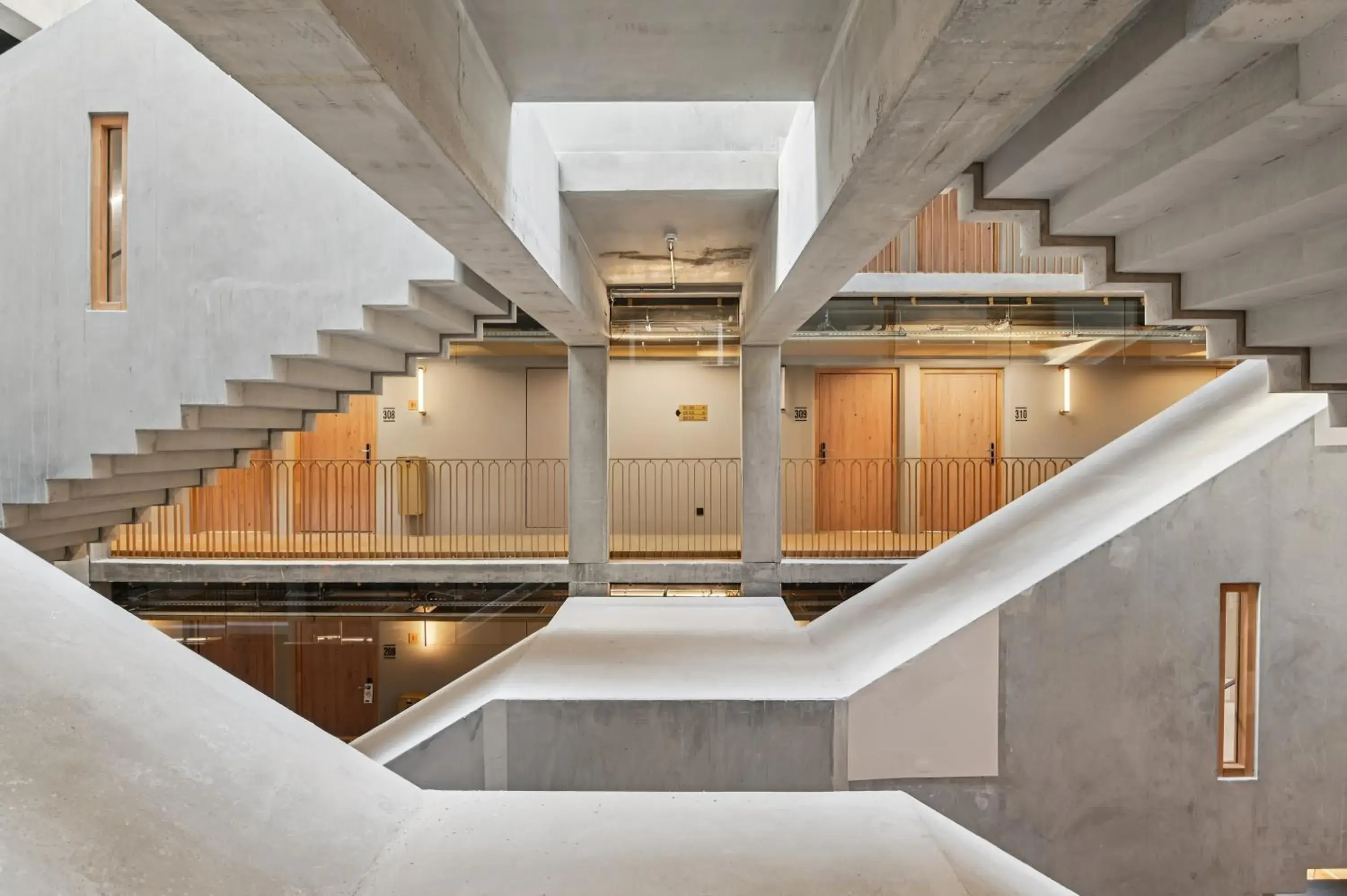 Property building in All Suites Hôtel - Paris Pleyel - L'Île Saint Denis Property building in All Suites Hôtel - Paris Pleyel - L'Île Saint Denis