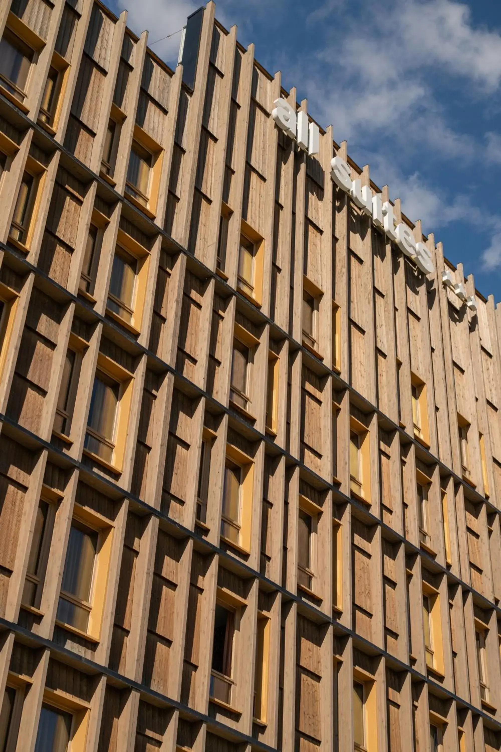 Property building in All Suites Hôtel - Paris Pleyel - L'Île Saint Denis Property building in All Suites Hôtel - Paris Pleyel - L'Île Saint Denis