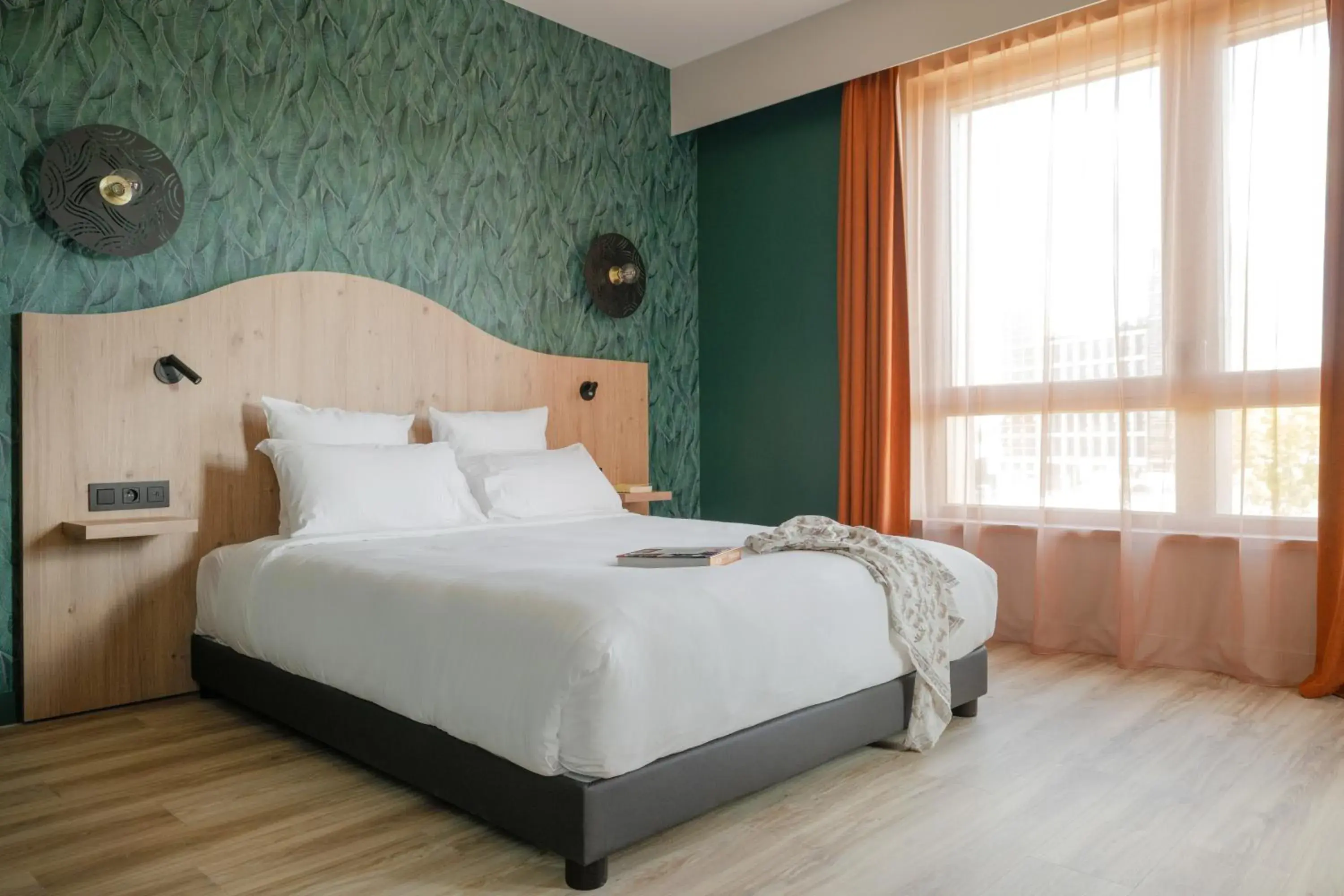 Queen Room - Disability Access in All Suites Hôtel - Paris Pleyel - L'Île Saint Denis Queen Room - Disability Access in All Suites Hôtel - Paris Pleyel - L'Île Saint Denis