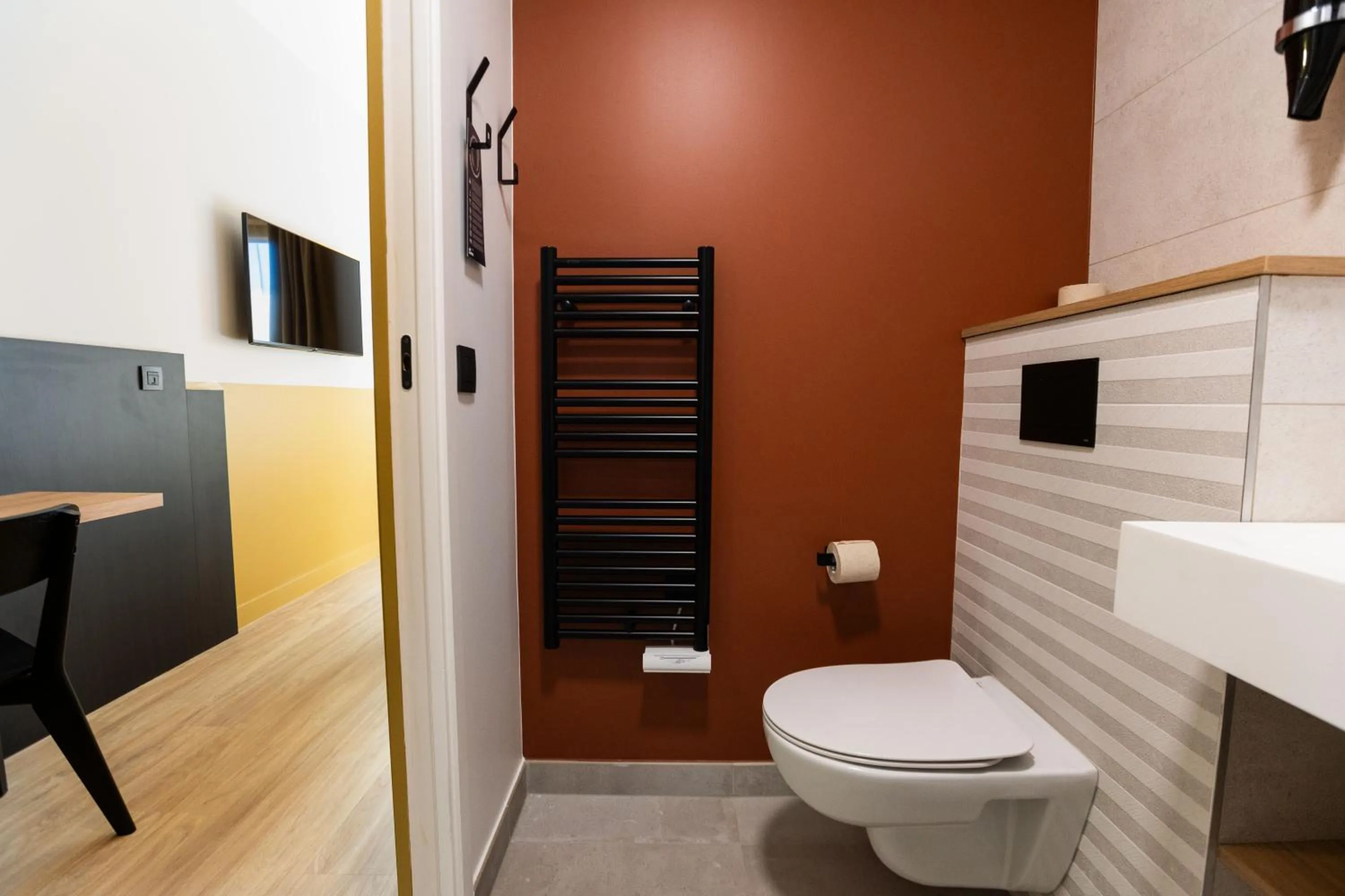 Toilet in All Suites Hôtel - Paris Pleyel - L'Île Saint Denis