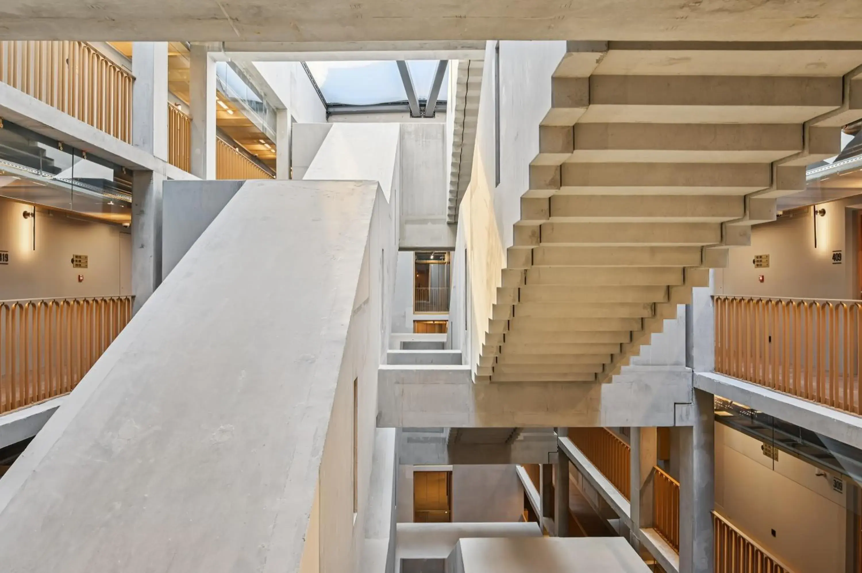 Property building in All Suites Hôtel - Paris Pleyel - L'Île Saint Denis Property building in All Suites Hôtel - Paris Pleyel - L'Île Saint Denis