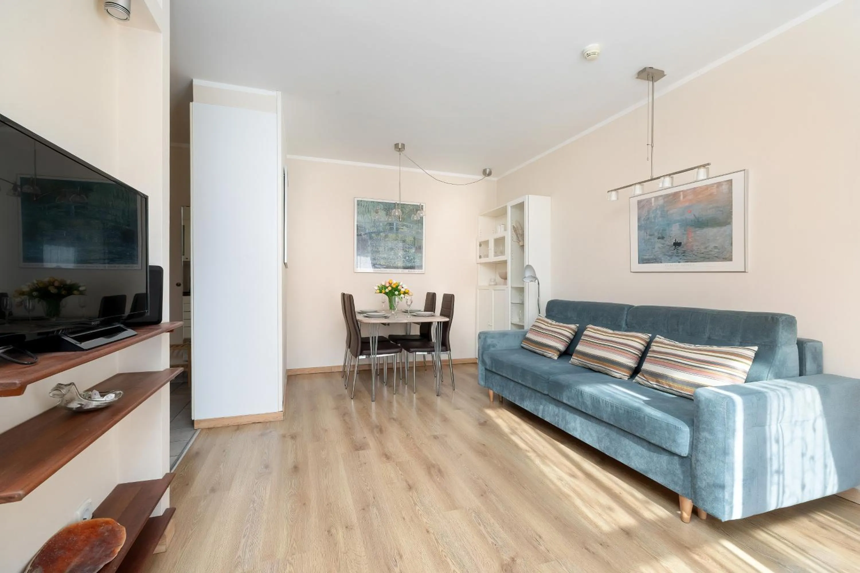 Living room in Apartamenty Żeromskiego 29 by Noclegi Renters