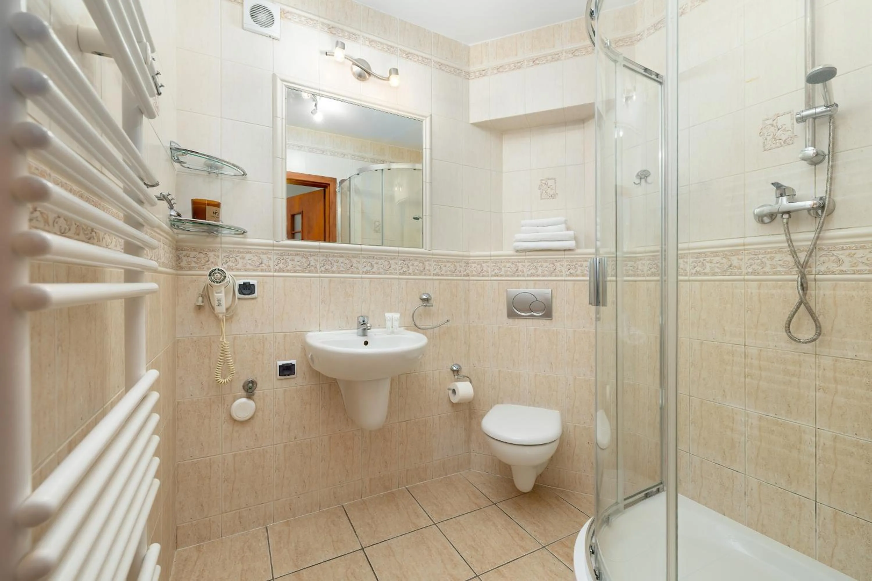 Shower in Apartamenty Żeromskiego 29 by Noclegi Renters