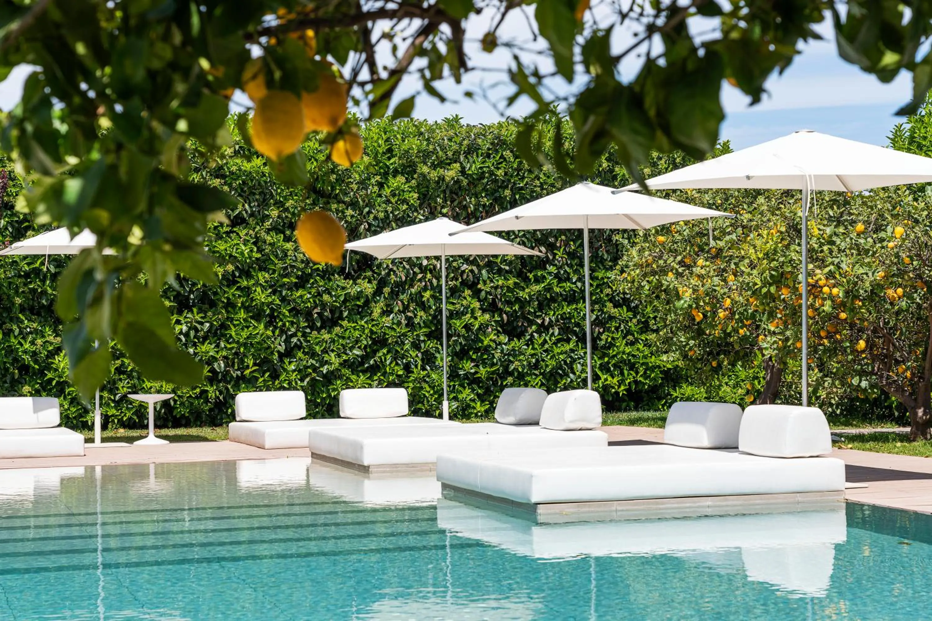 Swimming pool in Ramo d'Aria Etna Boutique Hotel