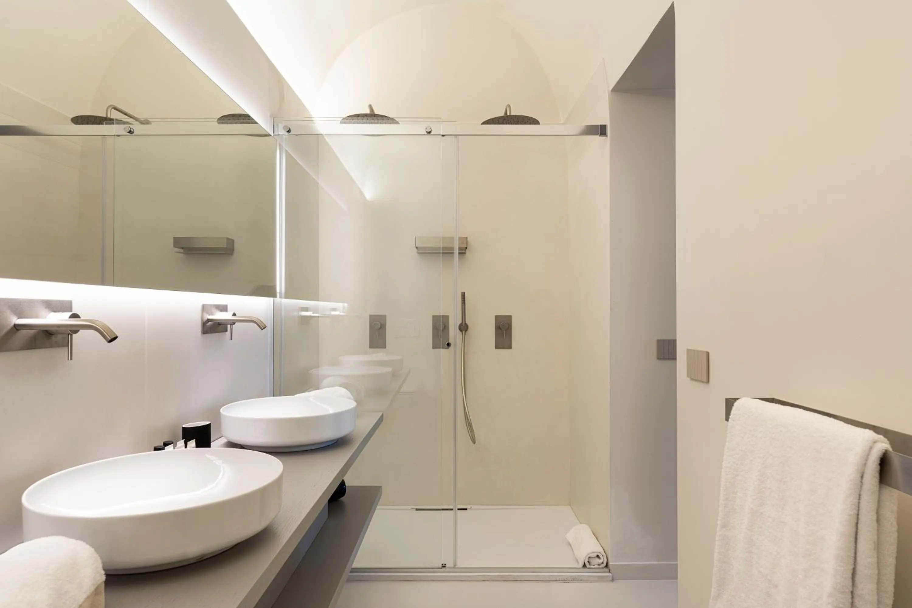 Shower in Ramo d'Aria Etna Boutique Hotel