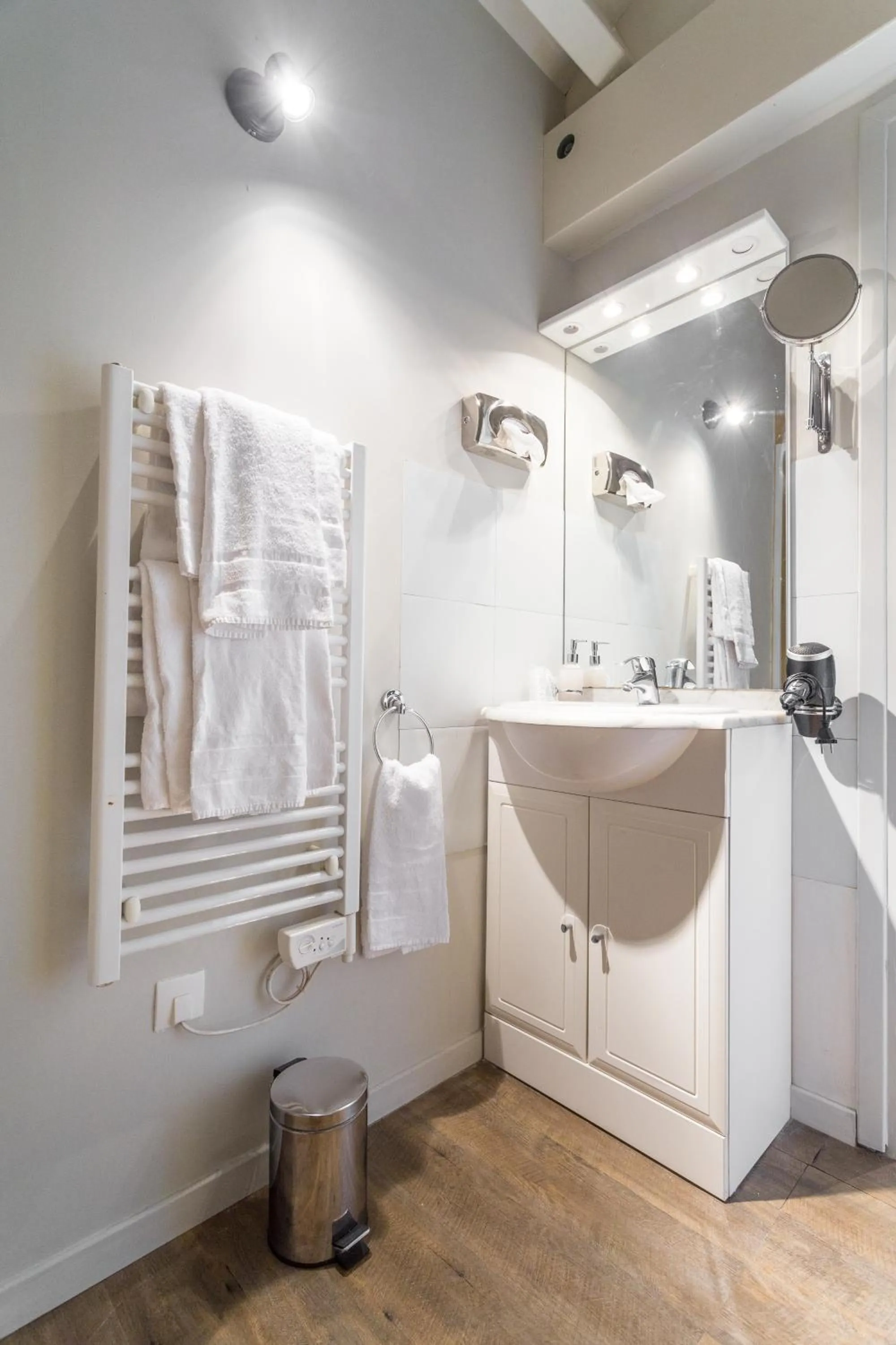 Bathroom in Florella Jean Jaures Apartment