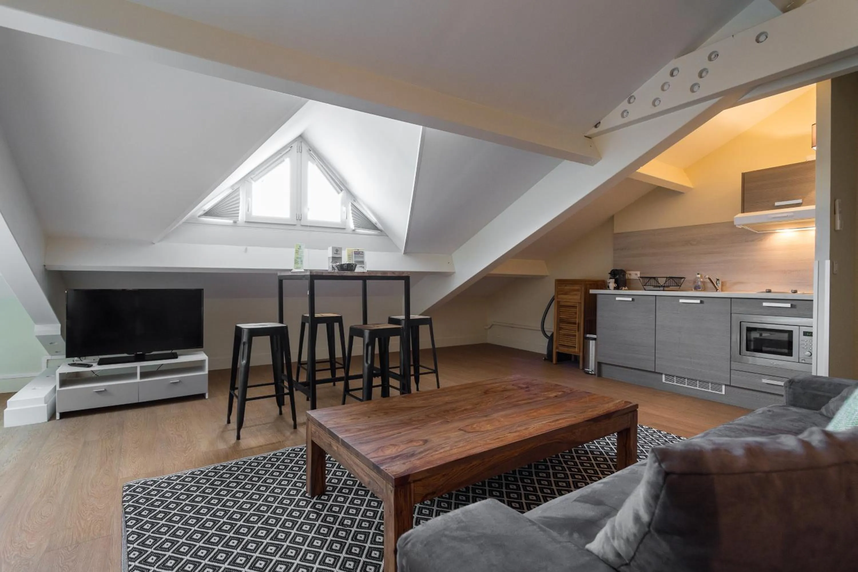 Photo of the whole room in Florella Jean Jaures Apartment