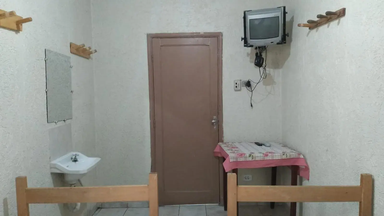 Twin Room with Shared Bathroom - single occupancy in Hotel Vitoria Andradina Twin Room with Shared Bathroom - single occupancy in Hotel Vitoria Andradina