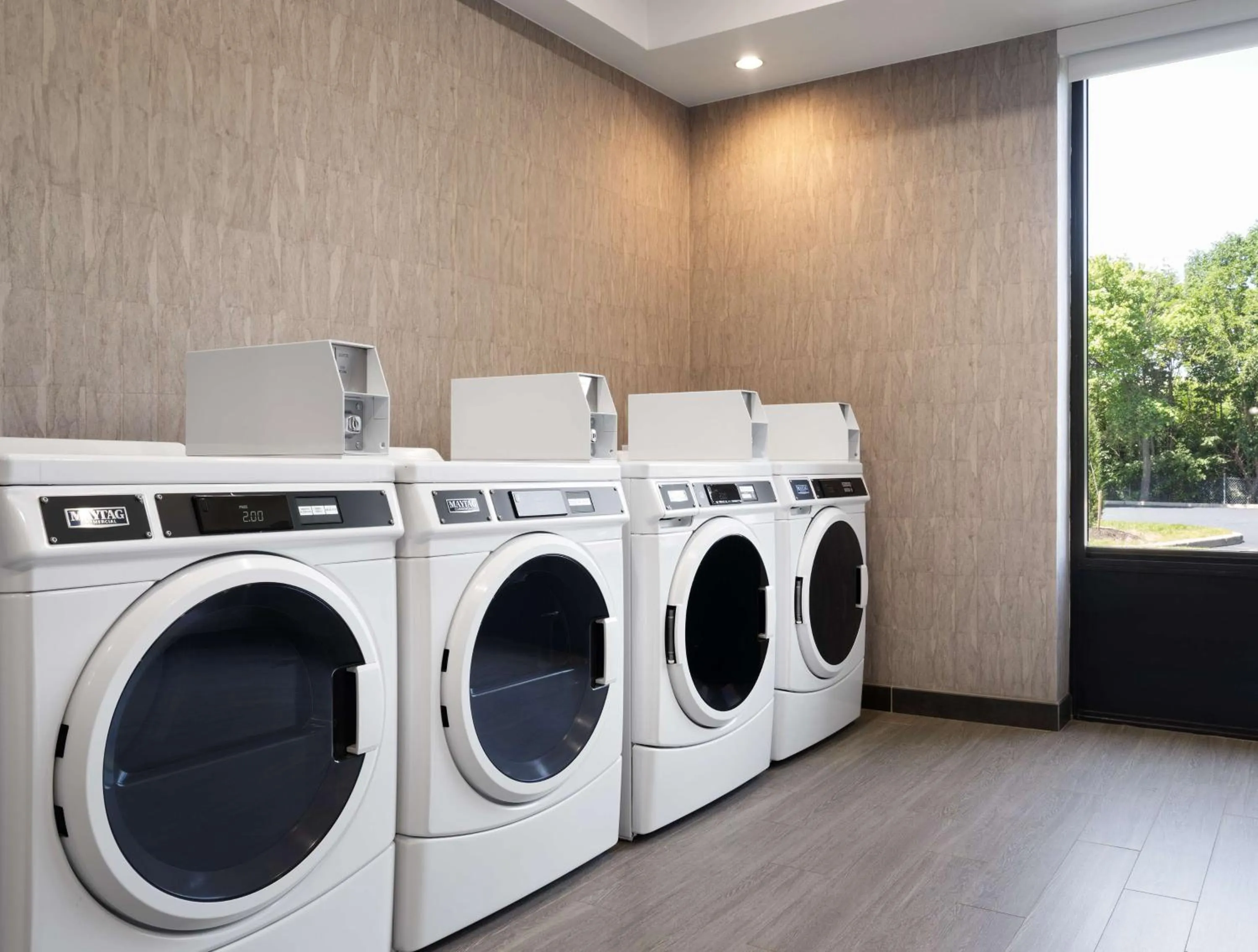 Property building in Home2 Suites by Hilton Indianapolis - Keystone Crossing