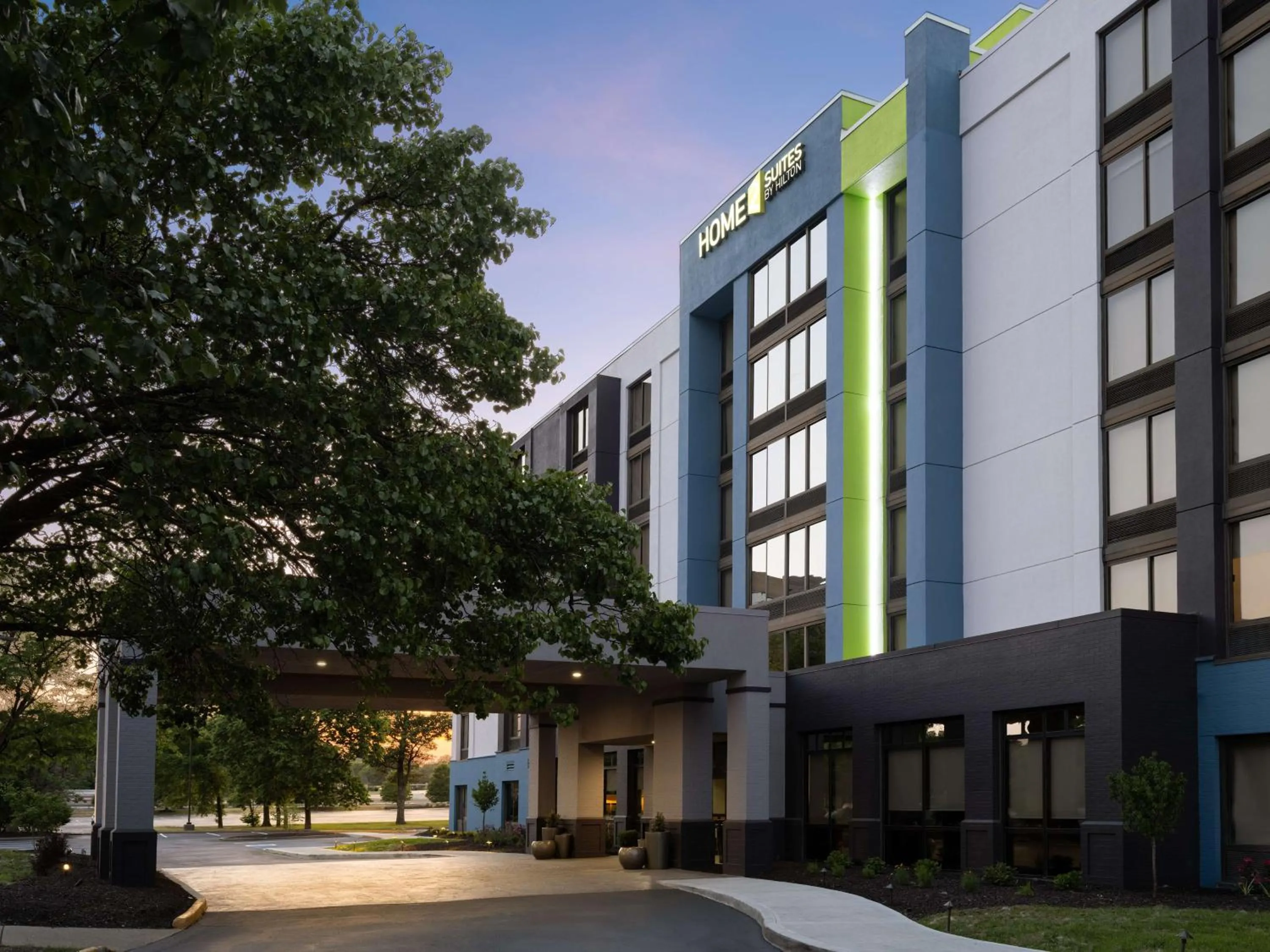 Property building in Home2 Suites by Hilton Indianapolis - Keystone Crossing