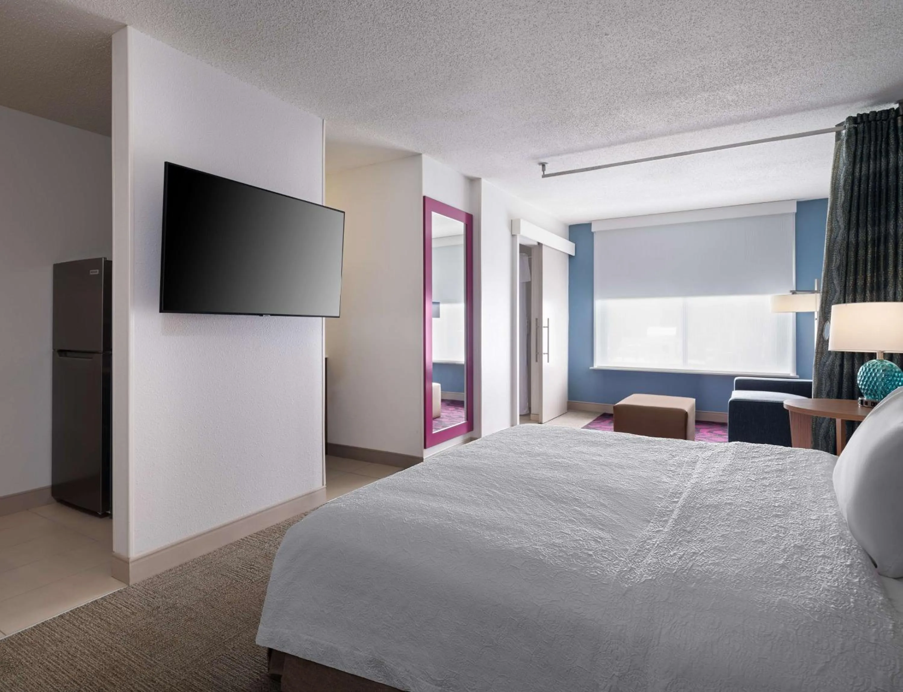Bed in Home2 Suites by Hilton Indianapolis - Keystone Crossing