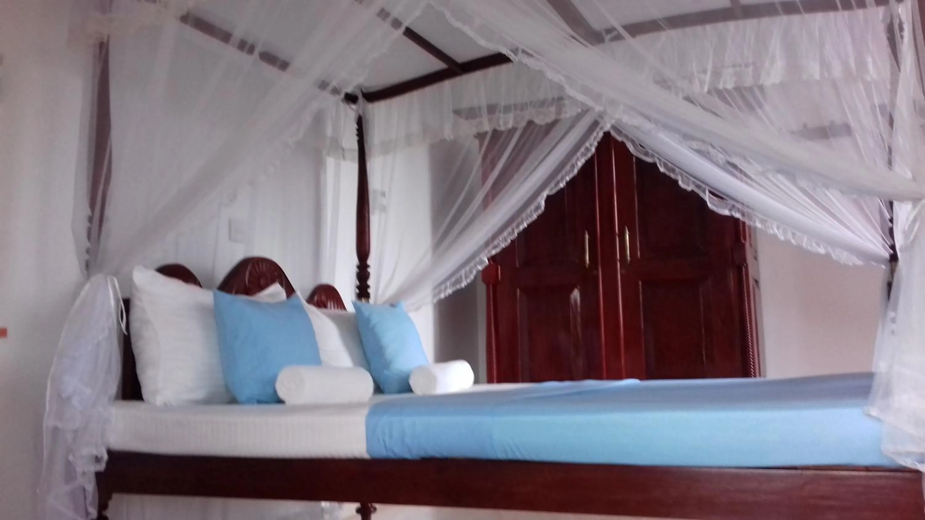 Bedroom, Bed in Deutsche Villa