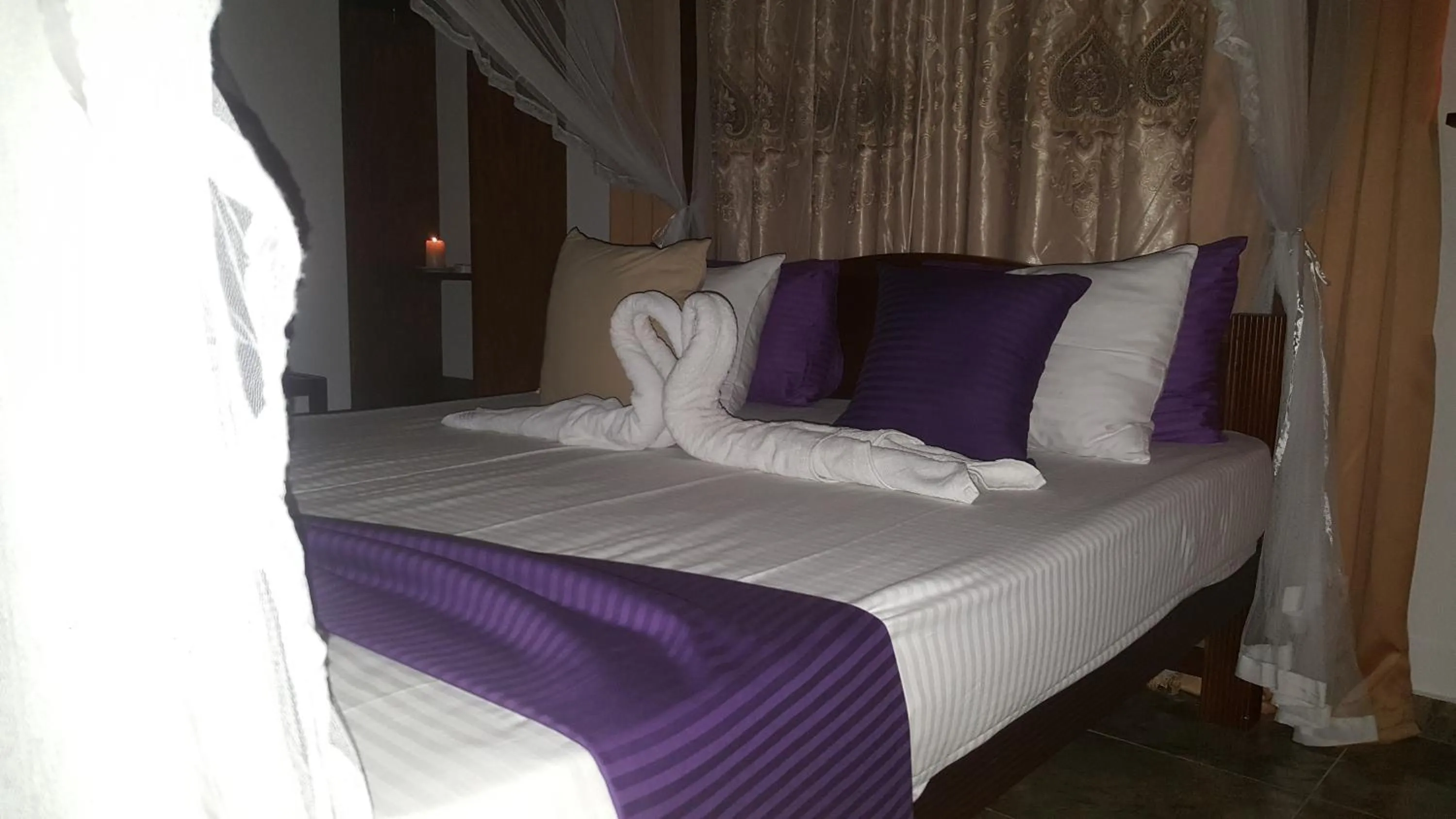 Bedroom, Bed in Deutsche Villa