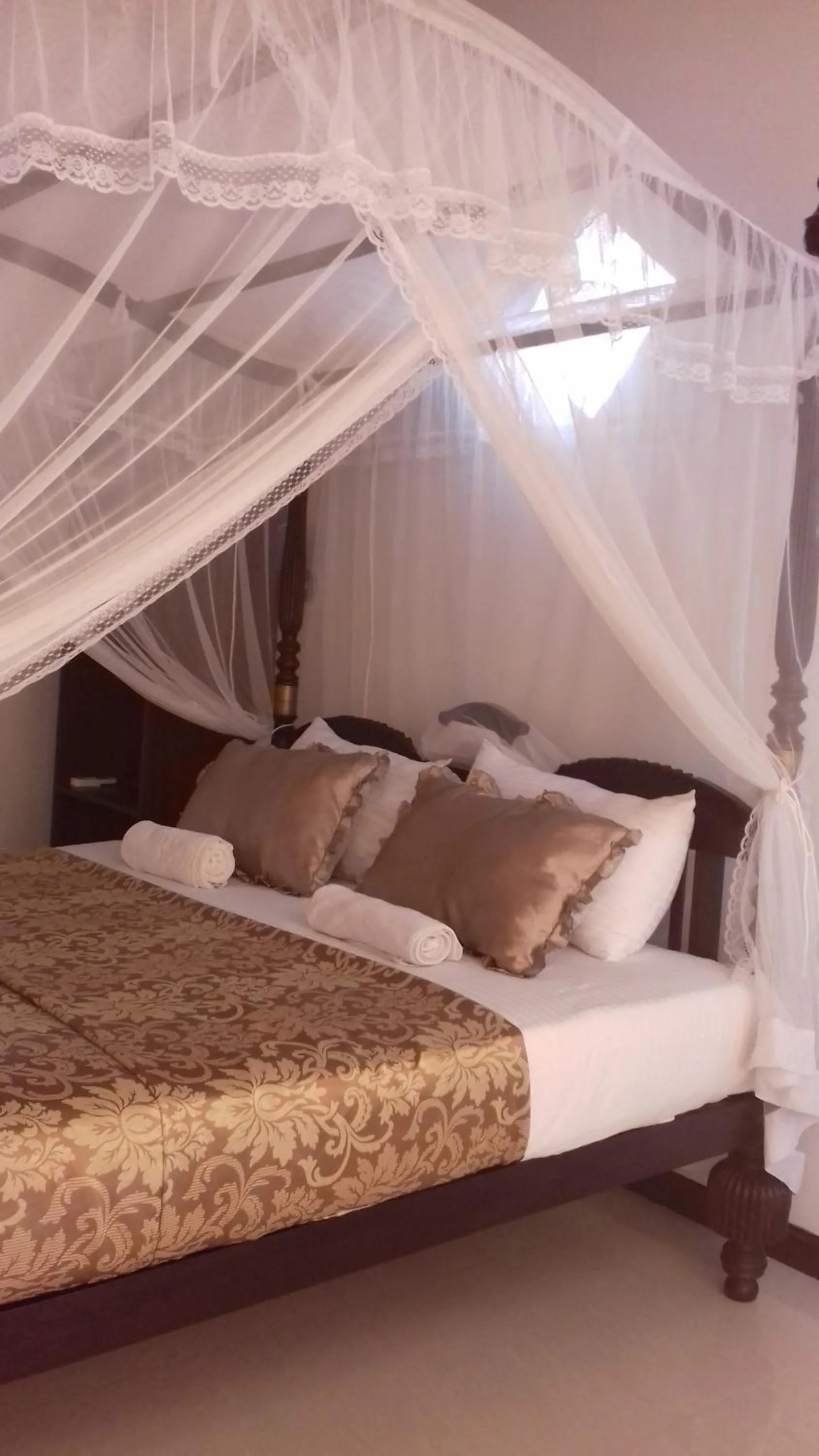 Bedroom, Bed in Deutsche Villa