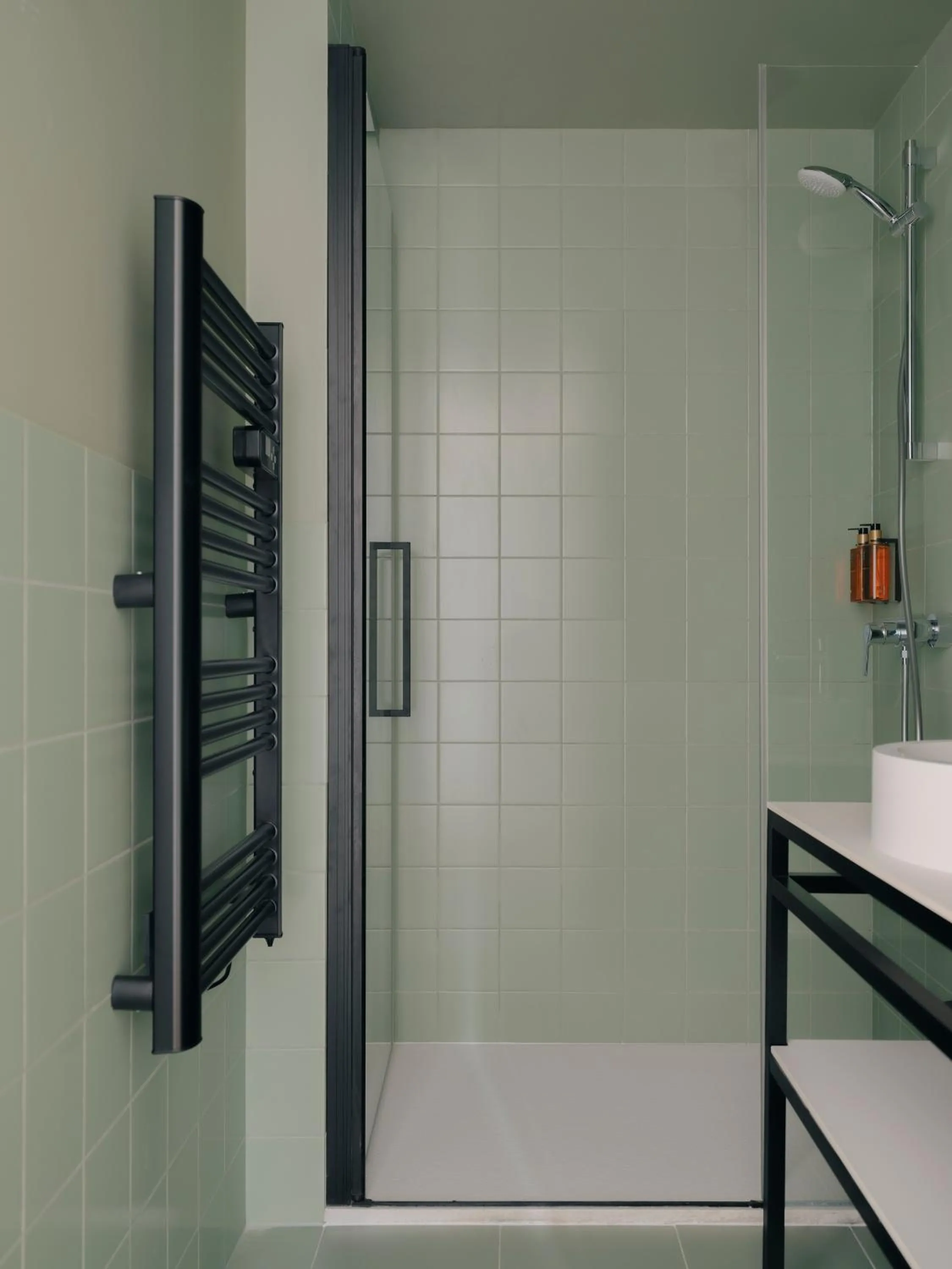 Bathroom in Edgar Suites Hameau - Porte de Versailles