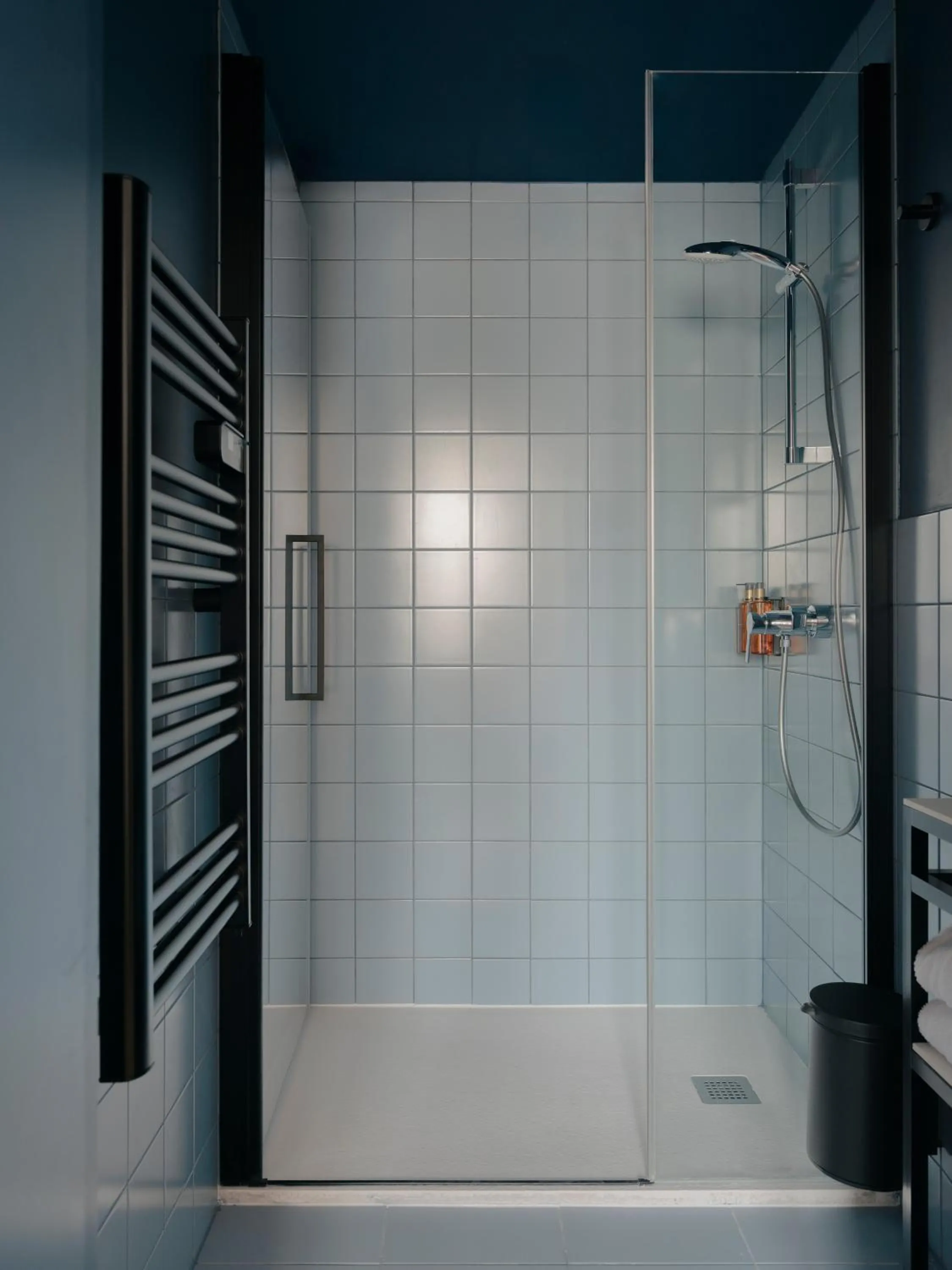 Bathroom in Edgar Suites Hameau - Porte de Versailles