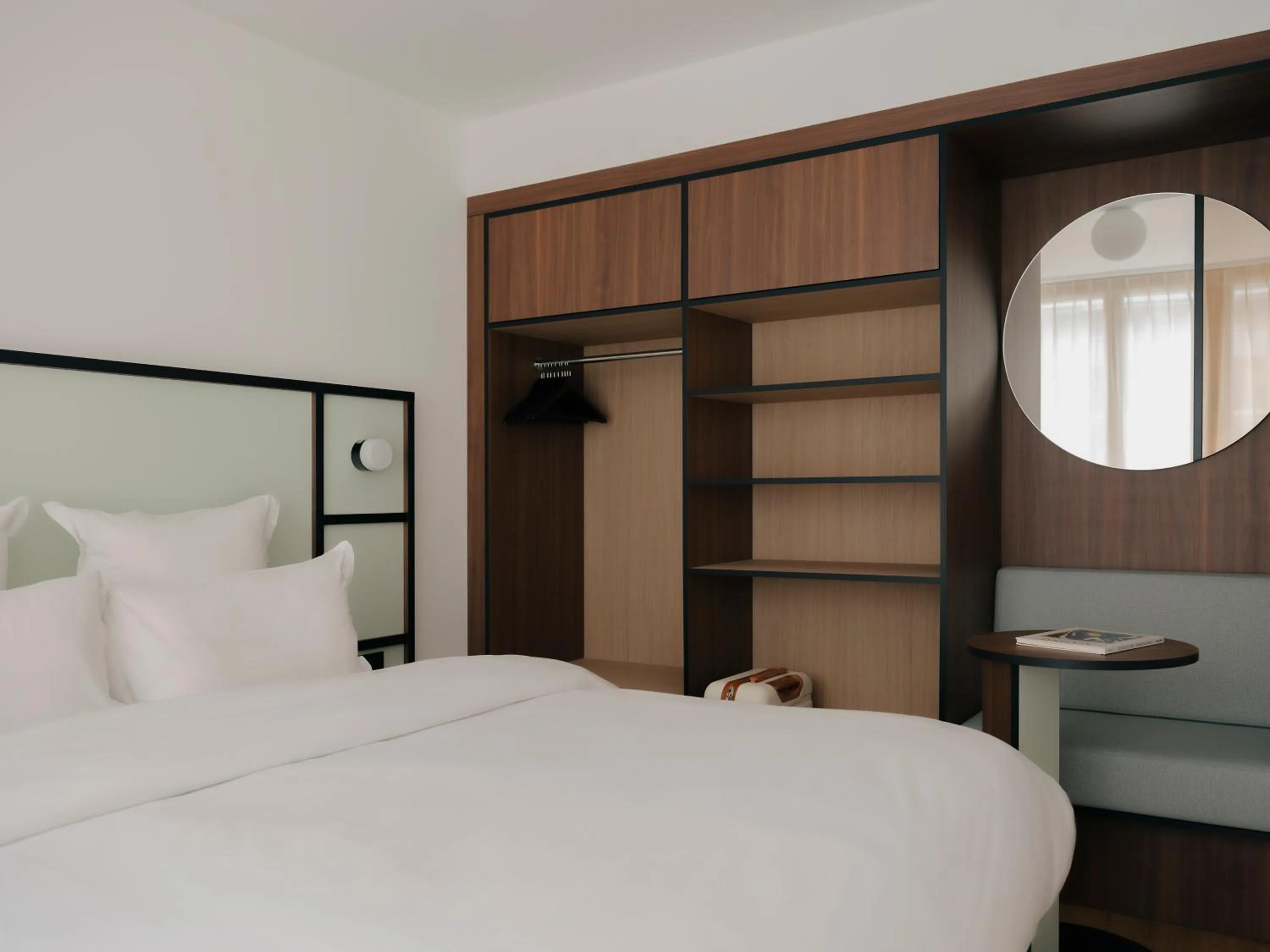 Bedroom, Bed in Edgar Suites Hameau - Porte de Versailles