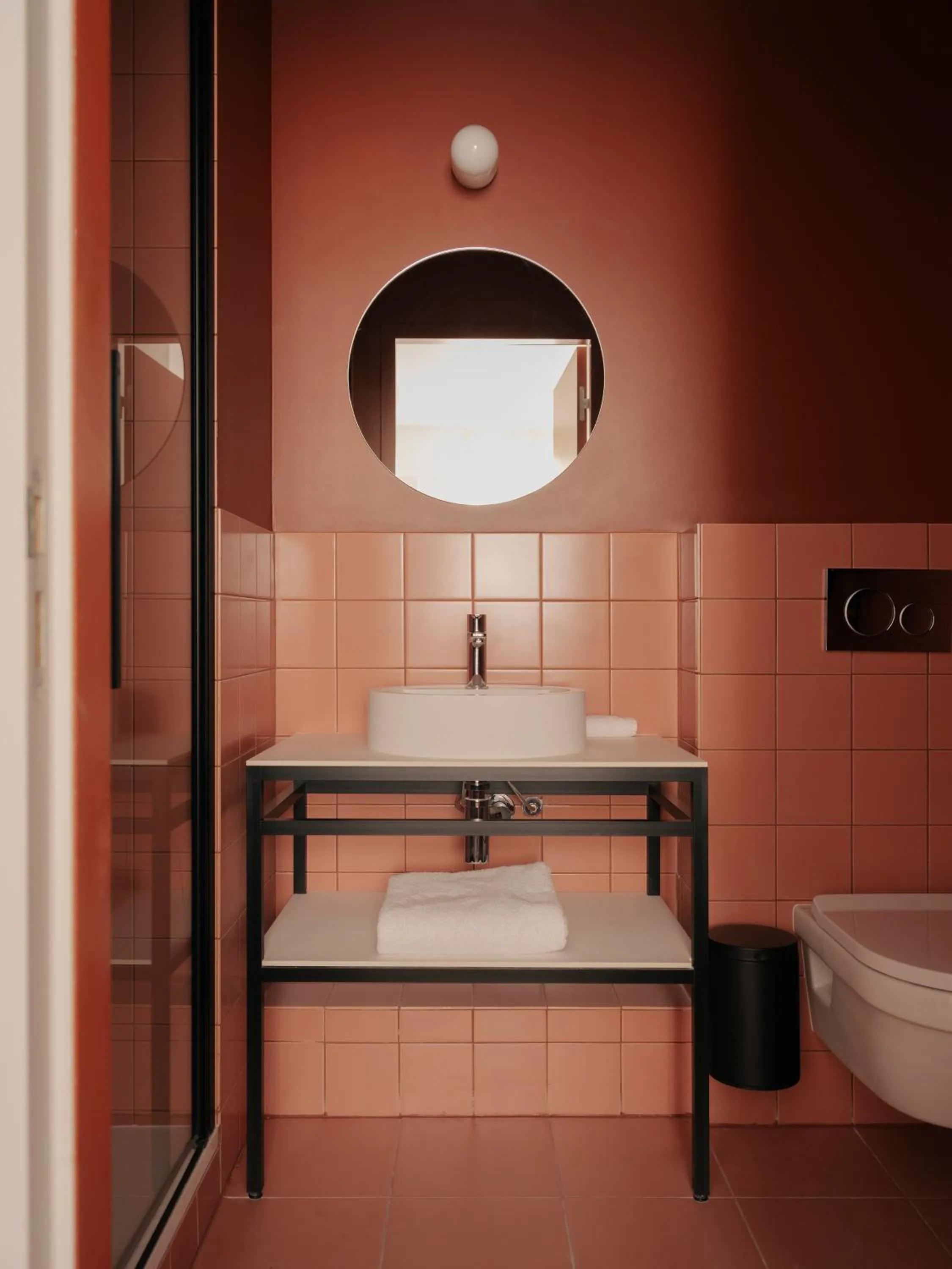 Bathroom in Edgar Suites Hameau - Porte de Versailles
