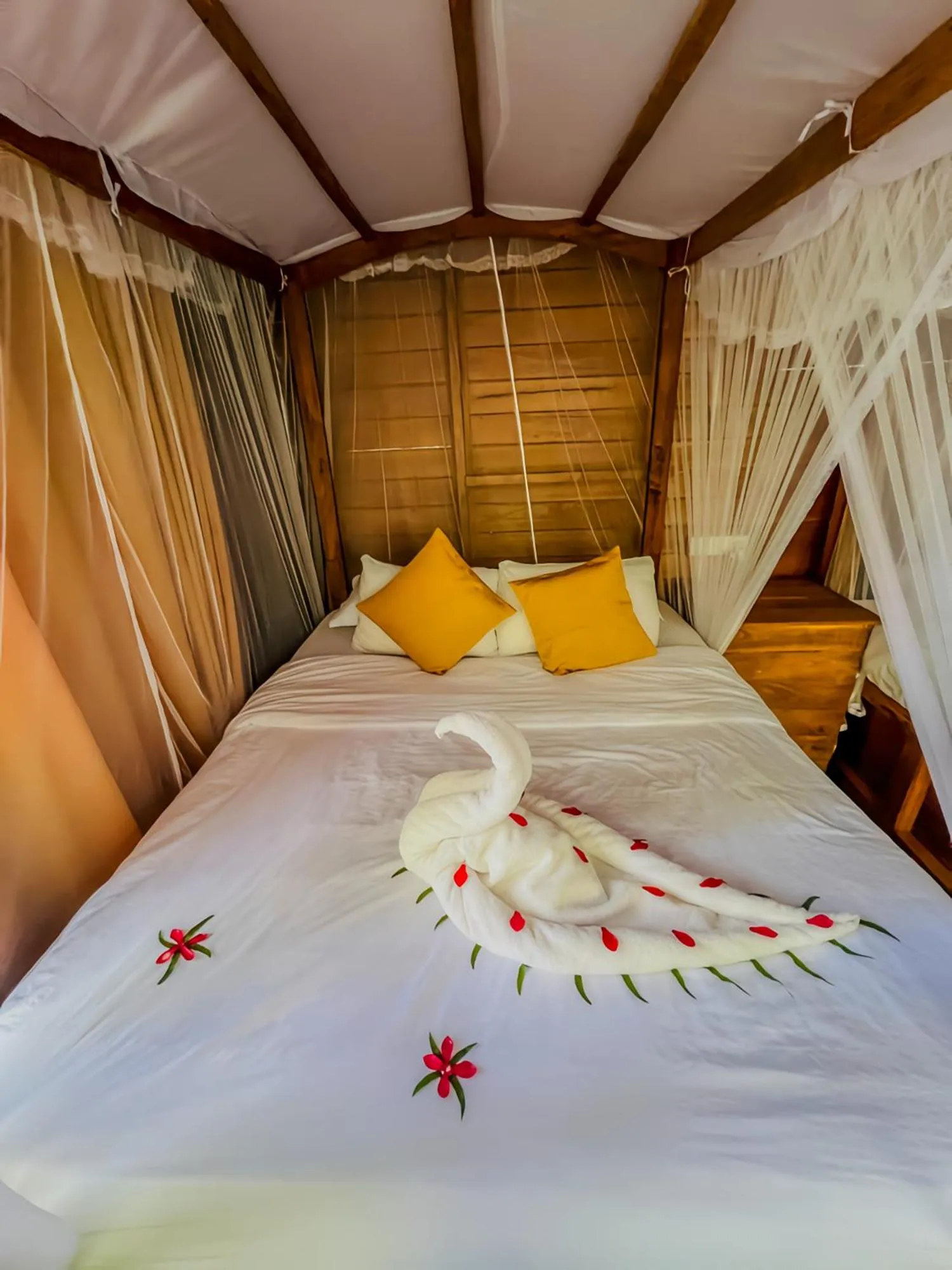 Bed in Habarana Tree House Ambasewana Resort