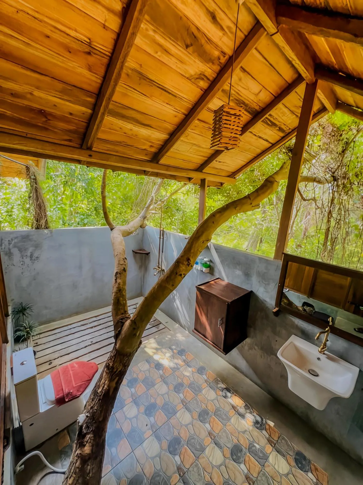 Habarana Tree House Ambasewana Resort