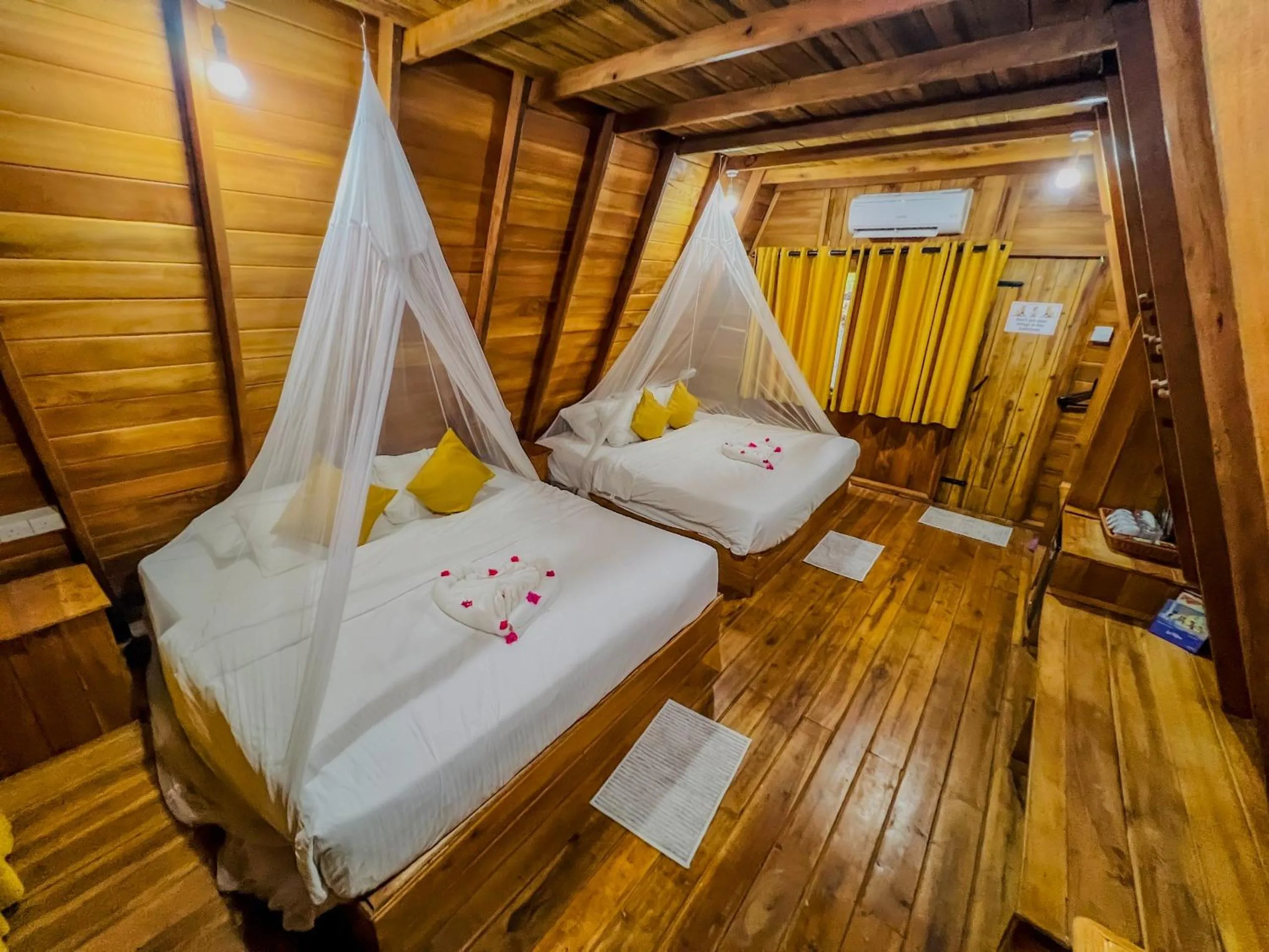 Bedroom, Bed in Habarana Tree House Ambasewana Resort