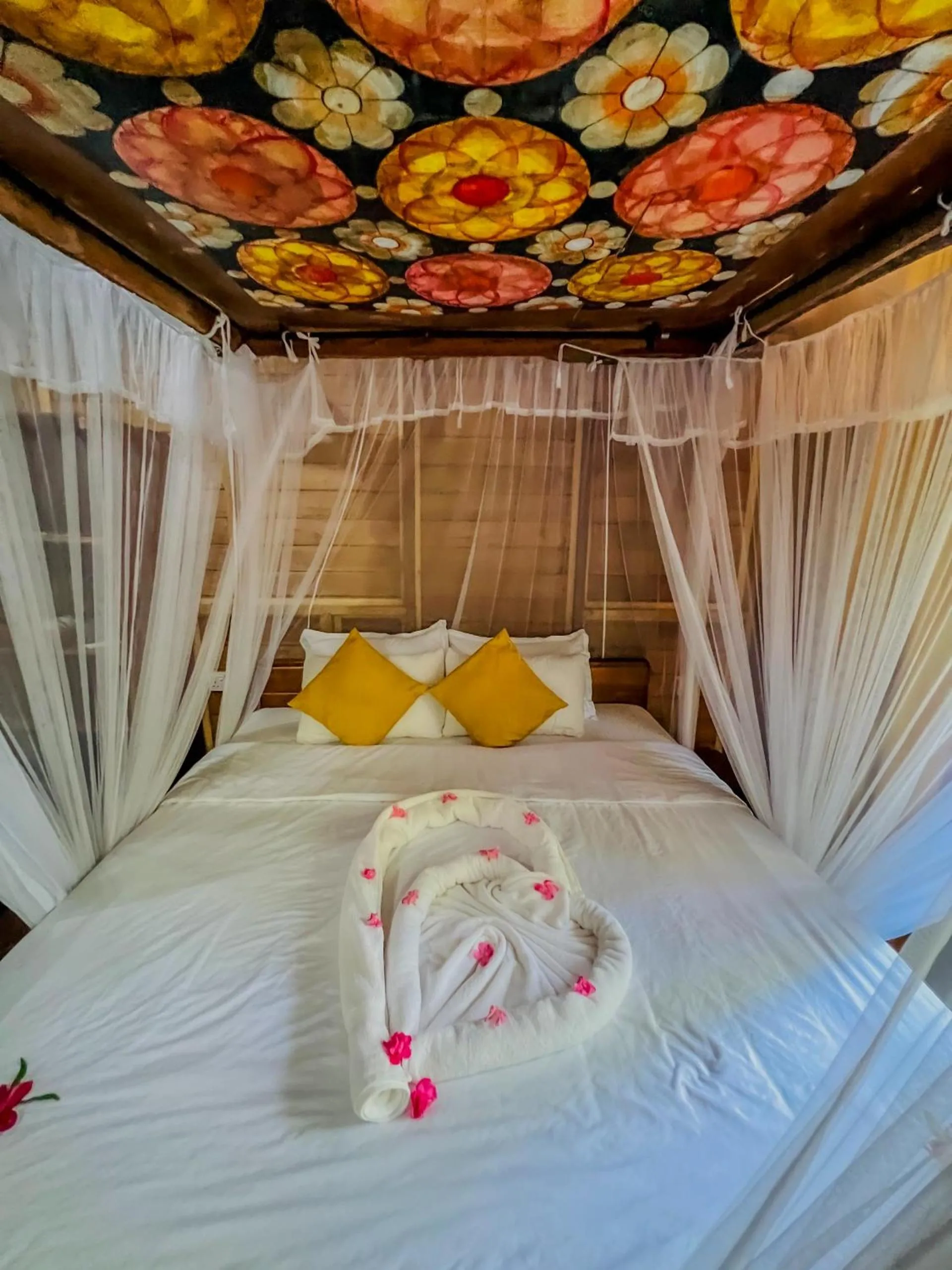 Bed in Habarana Tree House Ambasewana Resort