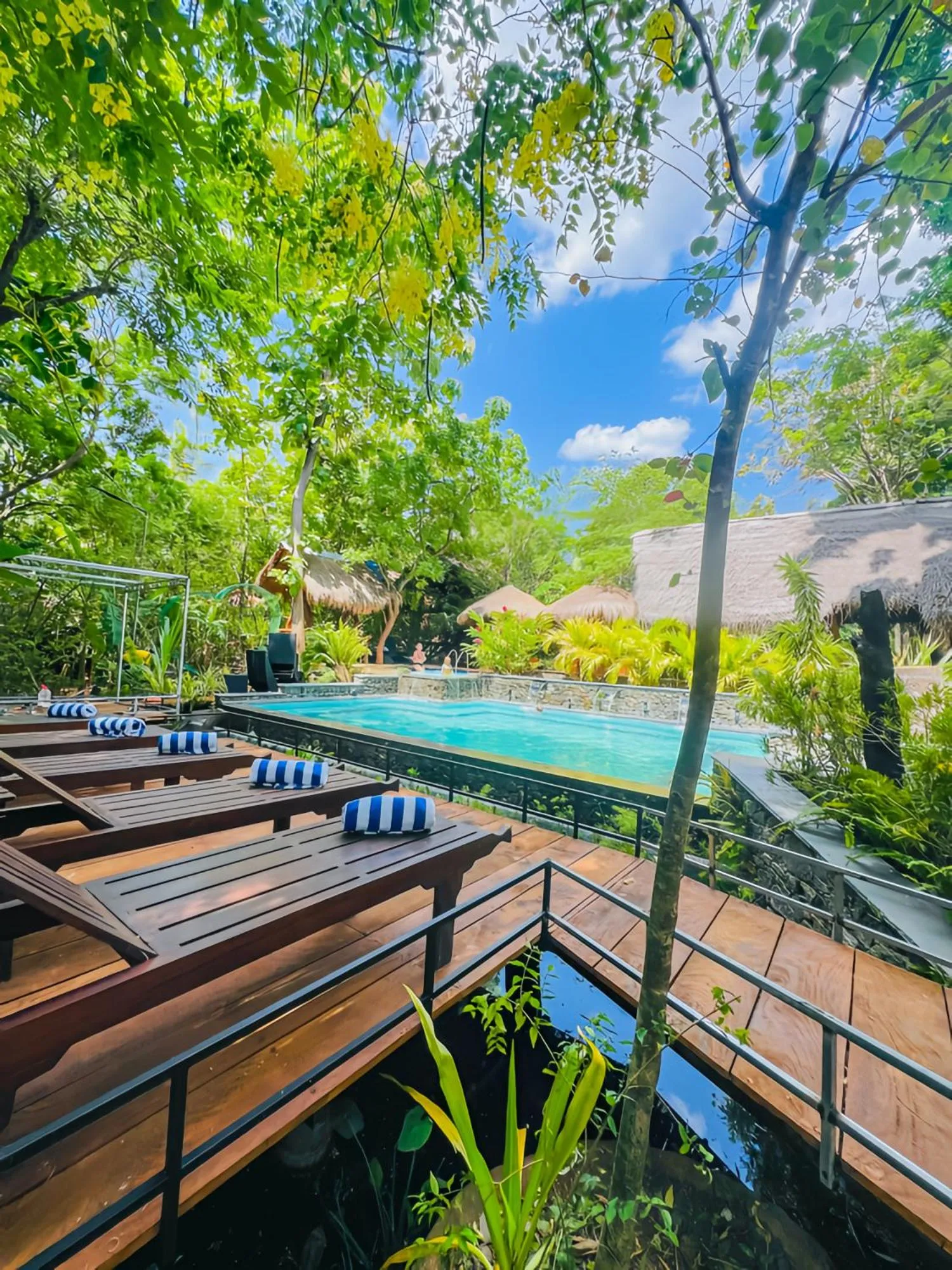 Habarana Tree House Ambasewana Resort