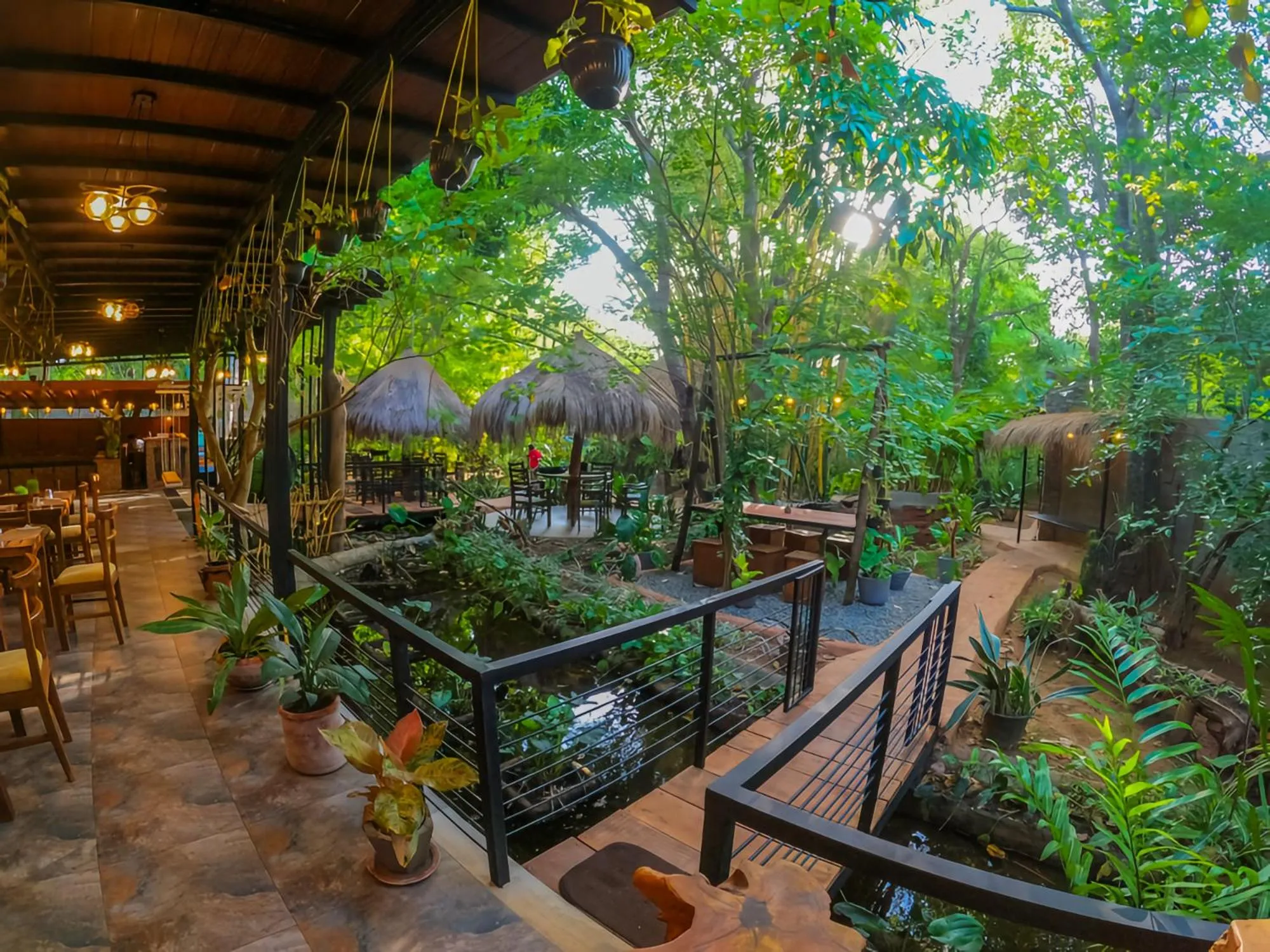 Habarana Tree House Ambasewana Resort