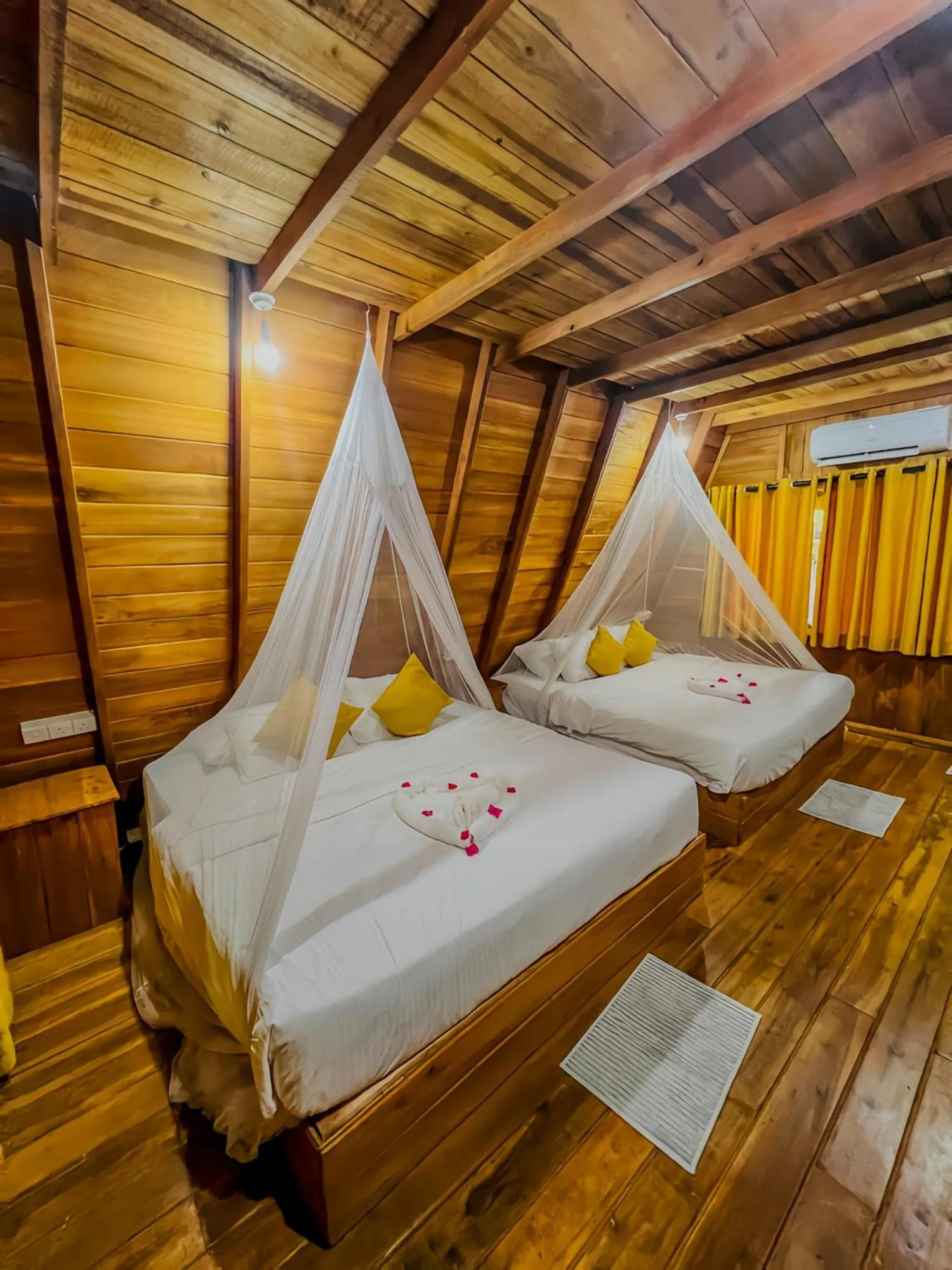 Bed in Habarana Tree House Ambasewana Resort