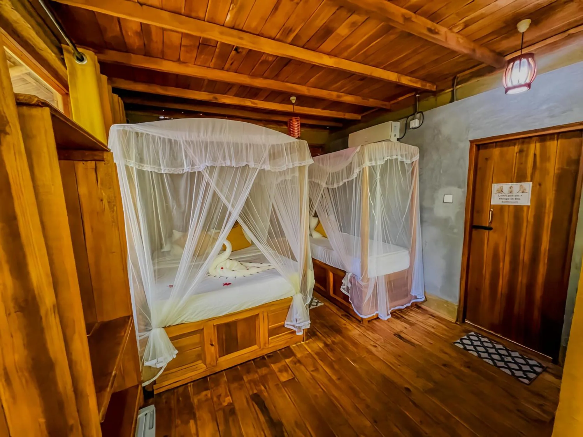 Bed in Habarana Tree House Ambasewana Resort