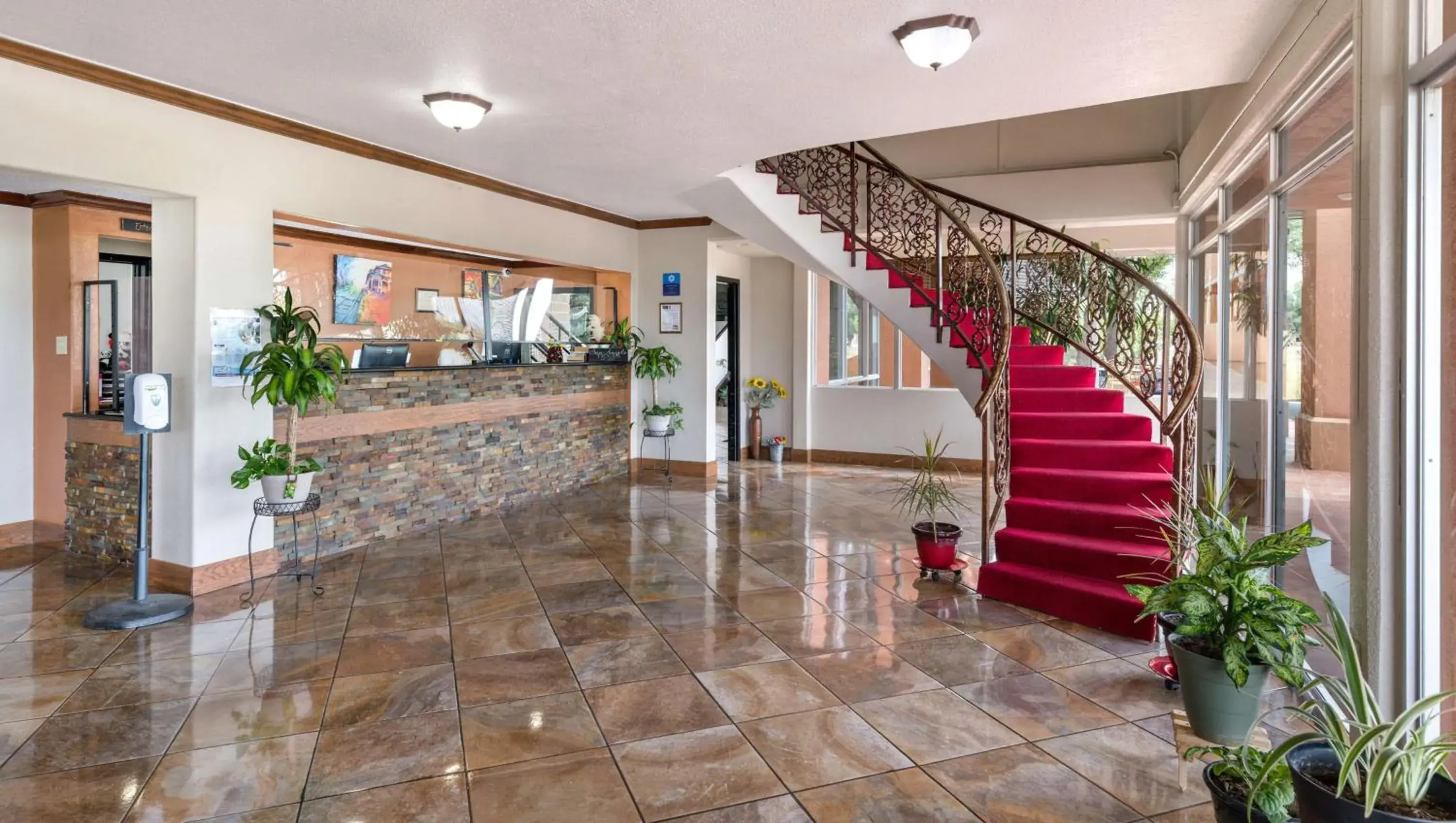 Lobby or reception in Pearl on the Concho Lobby or reception in Pearl on the Concho